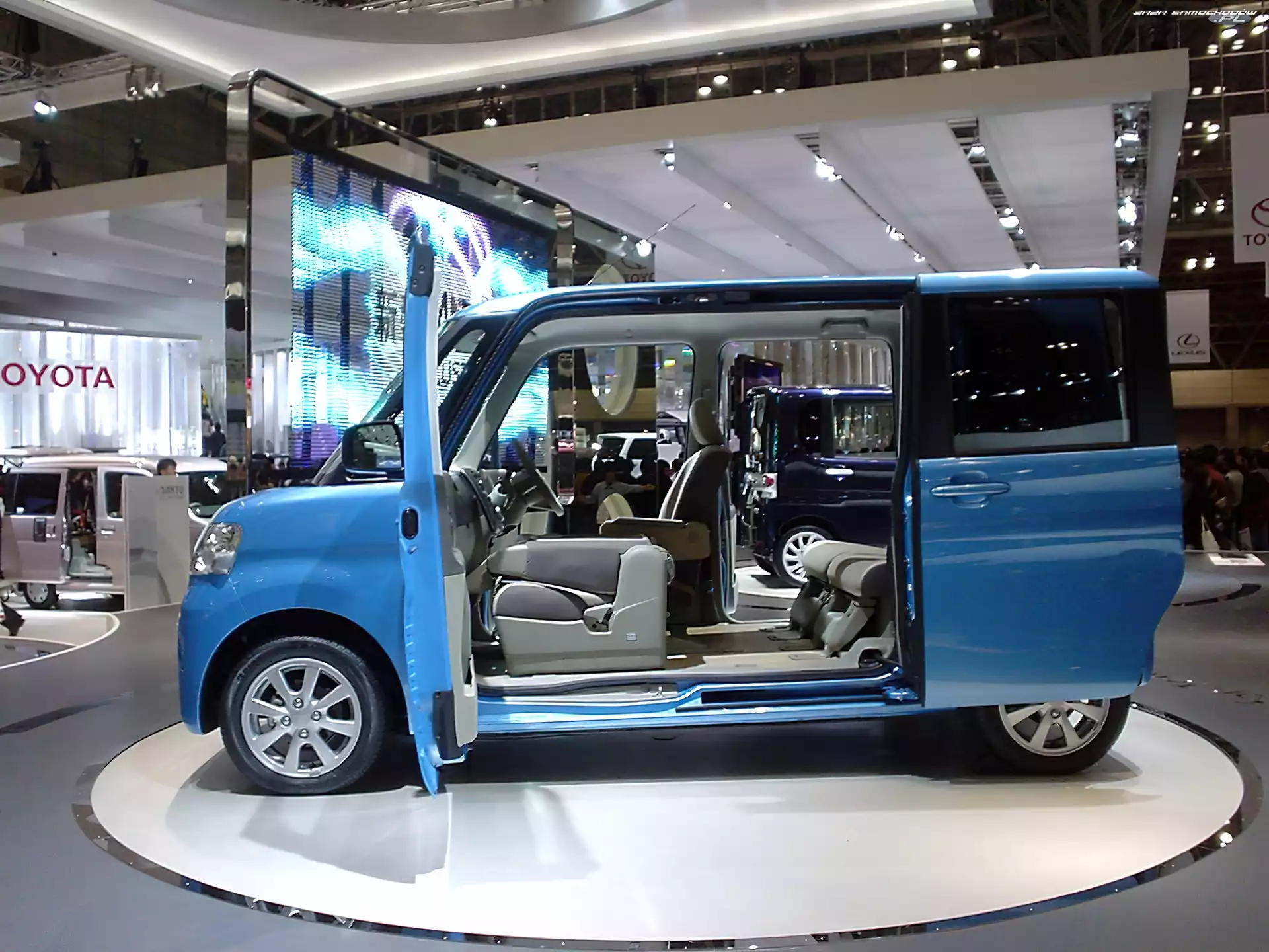 Pasażerska, Daihatsu Tanto, Przestrzeń