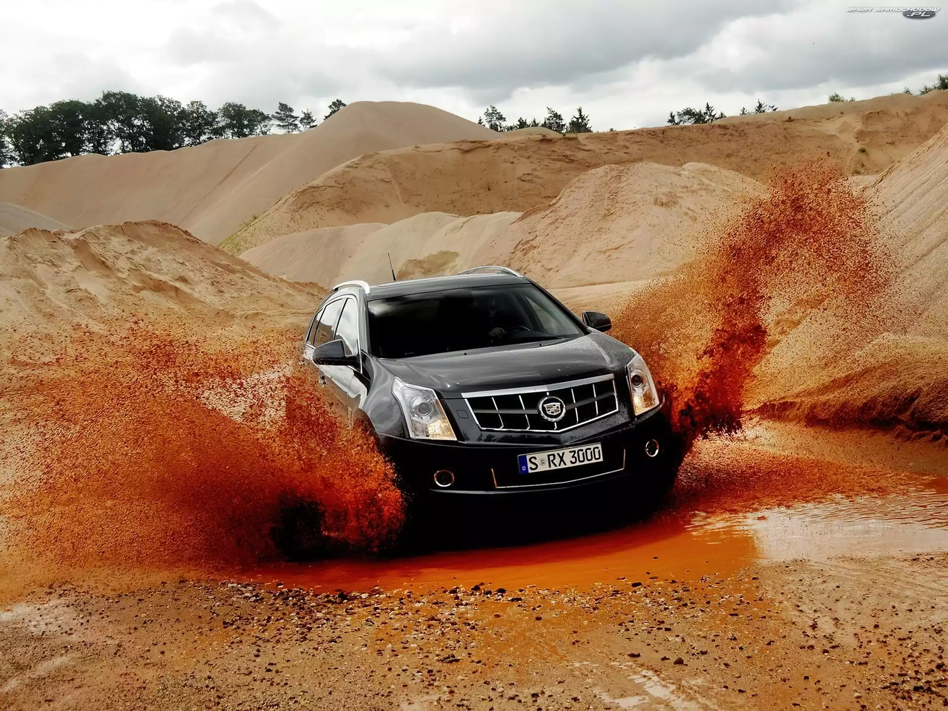 Piasek, Cadillac SRX, Woda