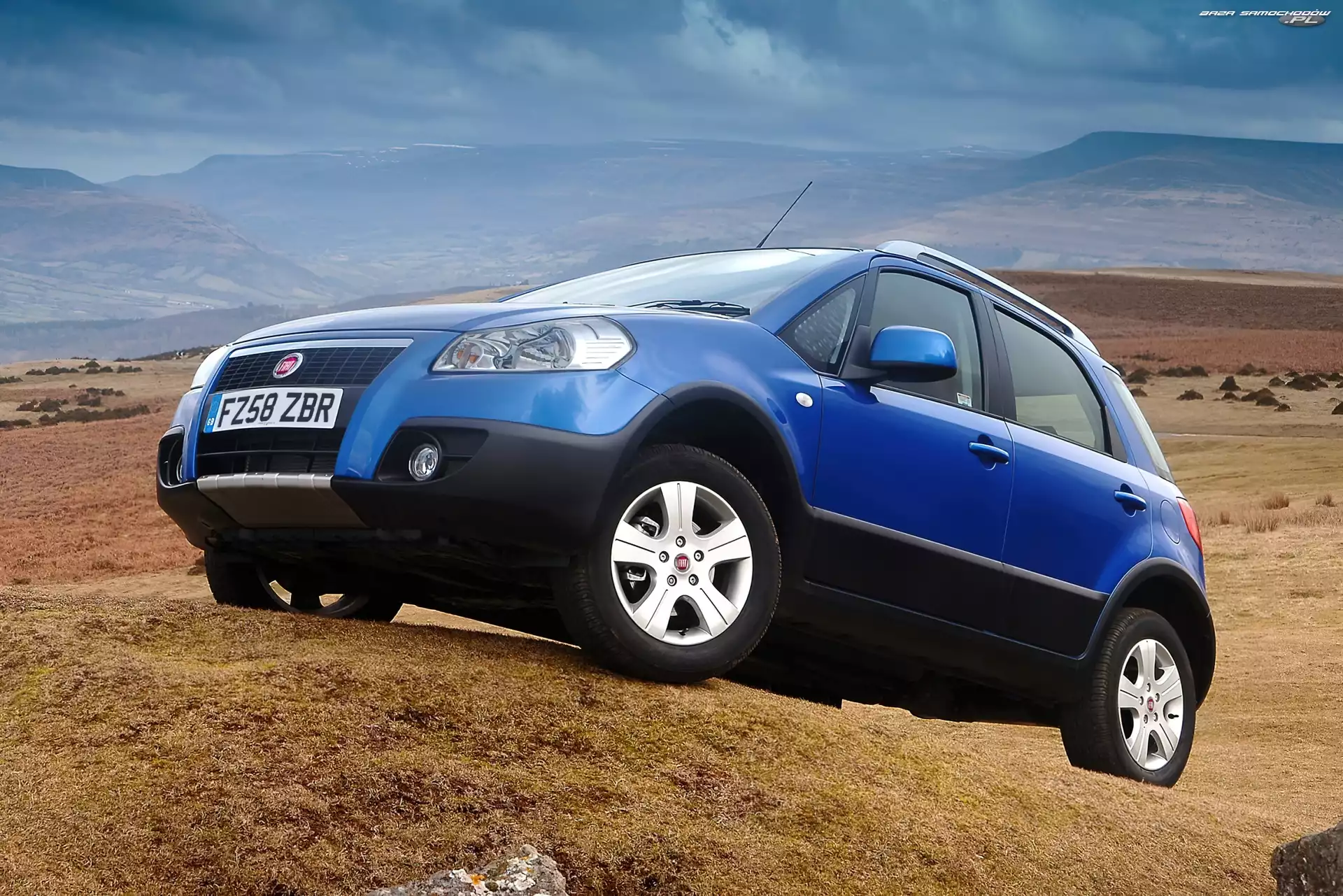 Podjazd, Niebieski, Fiat Sedici
