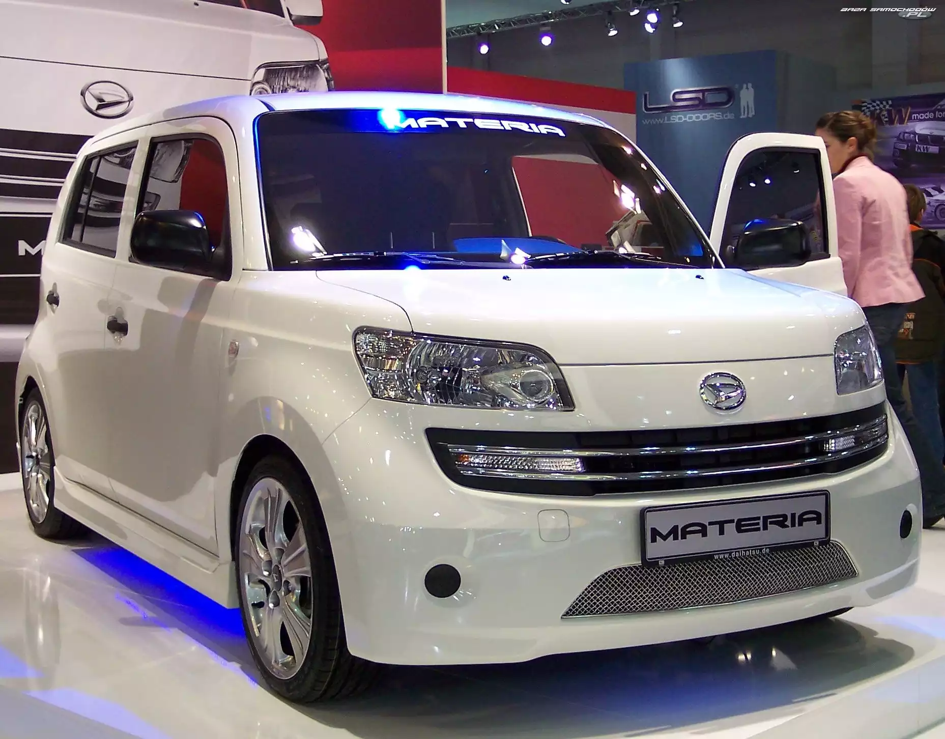 Podświetlenie, Dealer, Daihatsu Materia
