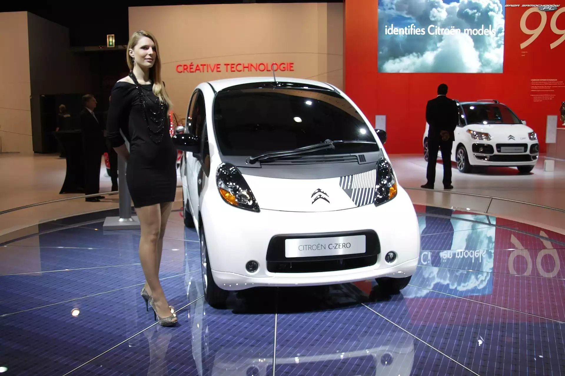 Pokaz, Citroen C-Zero, Modelka