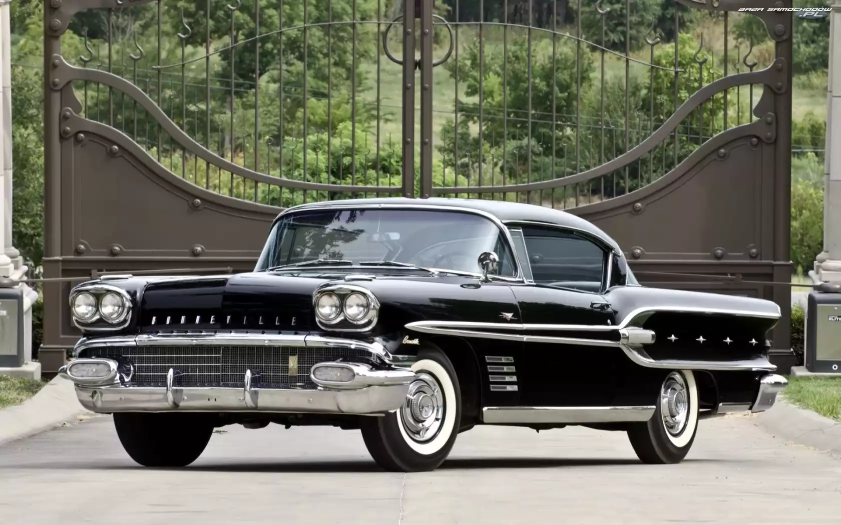 Brama, Pontiac, Bonneville