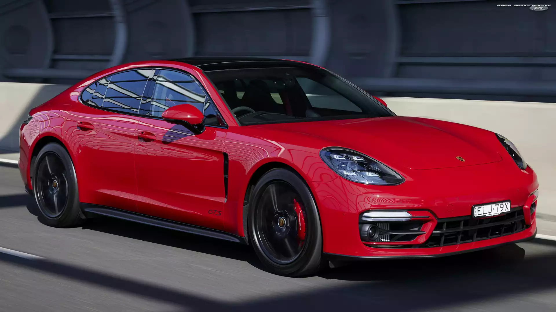 2021, Porsche Panamera GTS, Czerwone