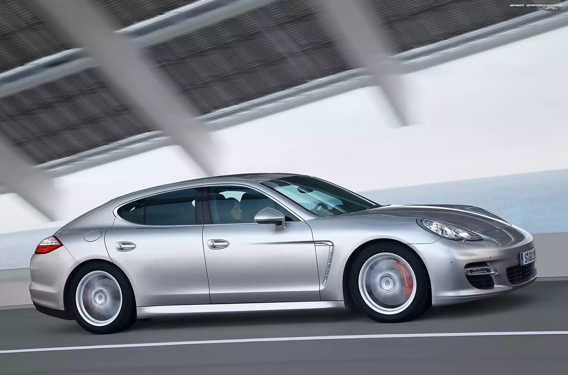 Srebrne, Porsche Panamera