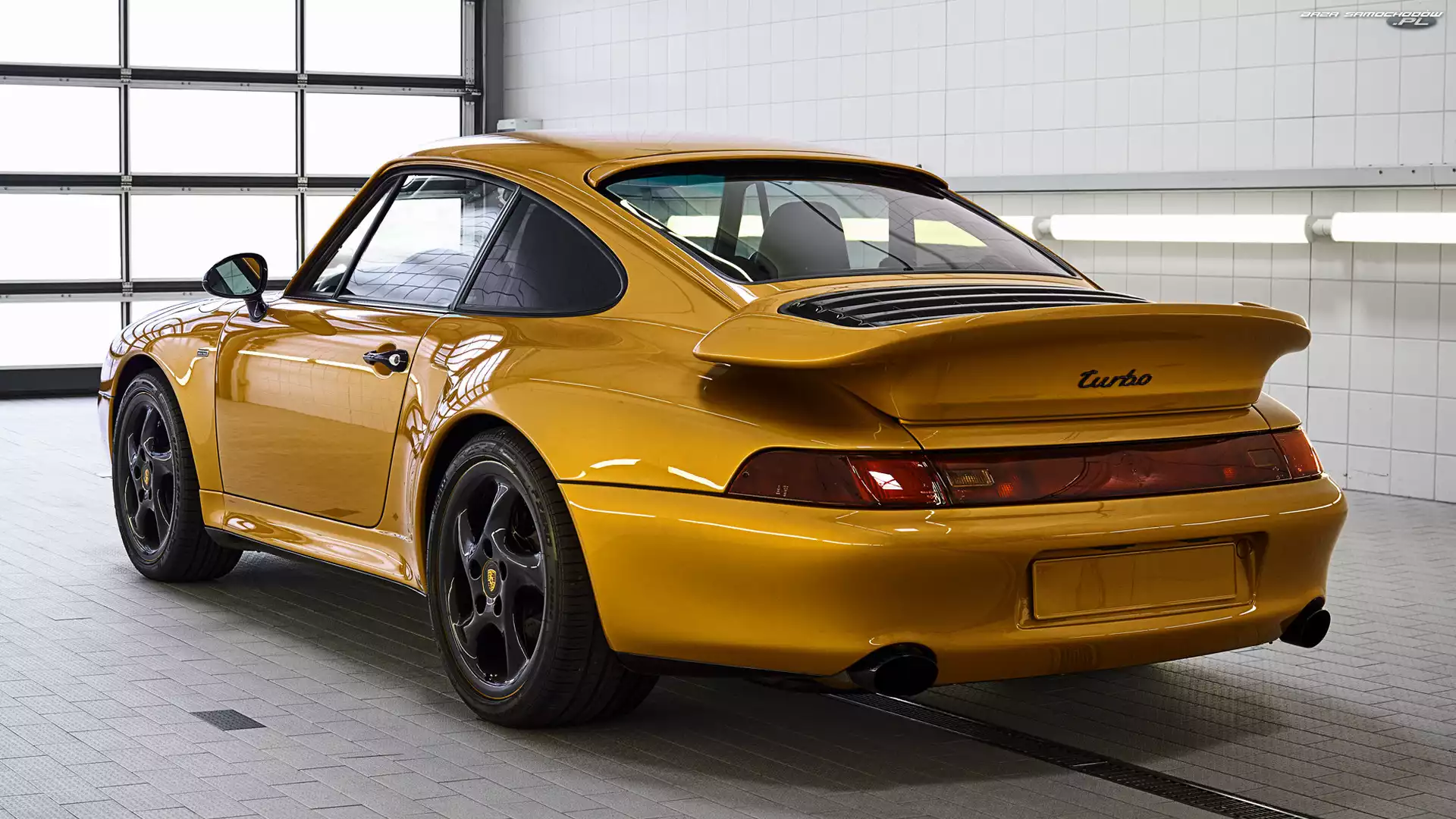 Porsche 911 Turbo, Tył