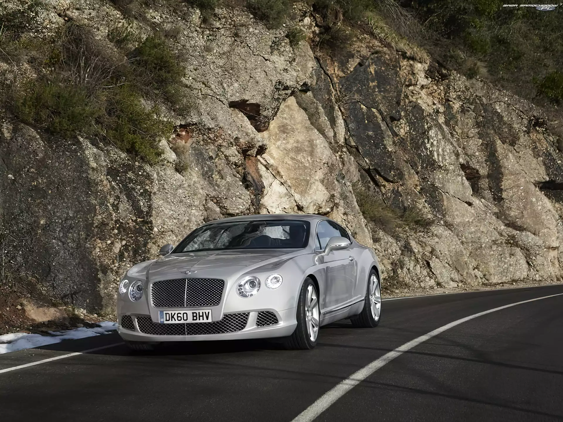 Powietrza, Bentley Continental GT, Wloty