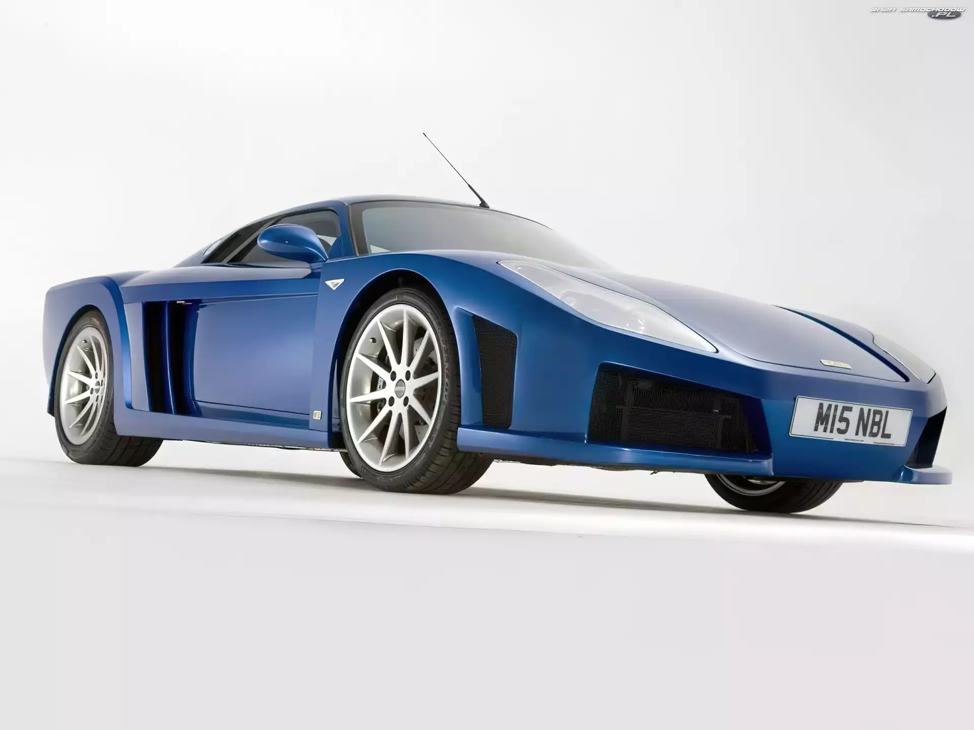 Powietrza, Noble M15, Wloty