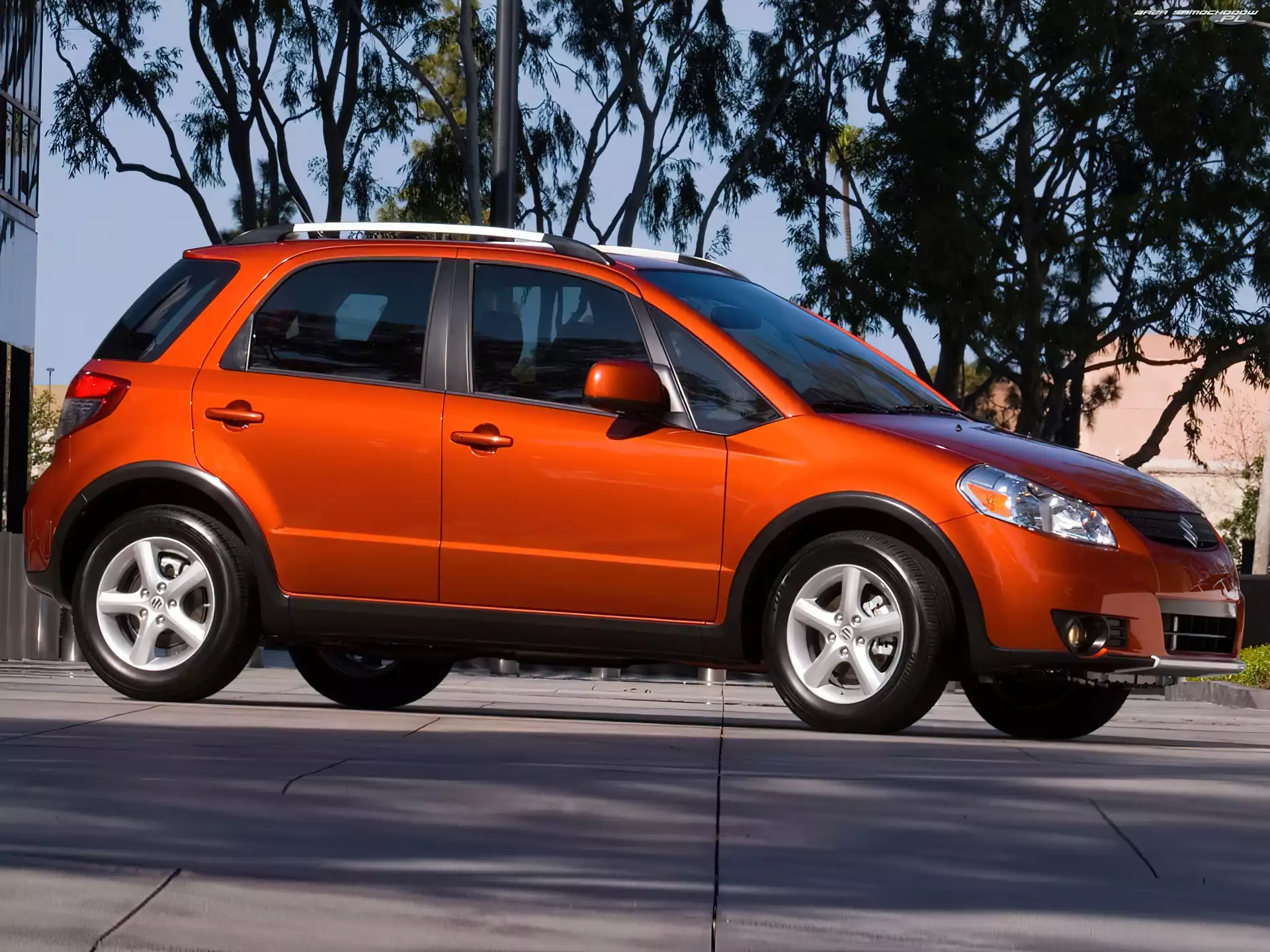 Prawe, Suzuki SX4, Drzwi