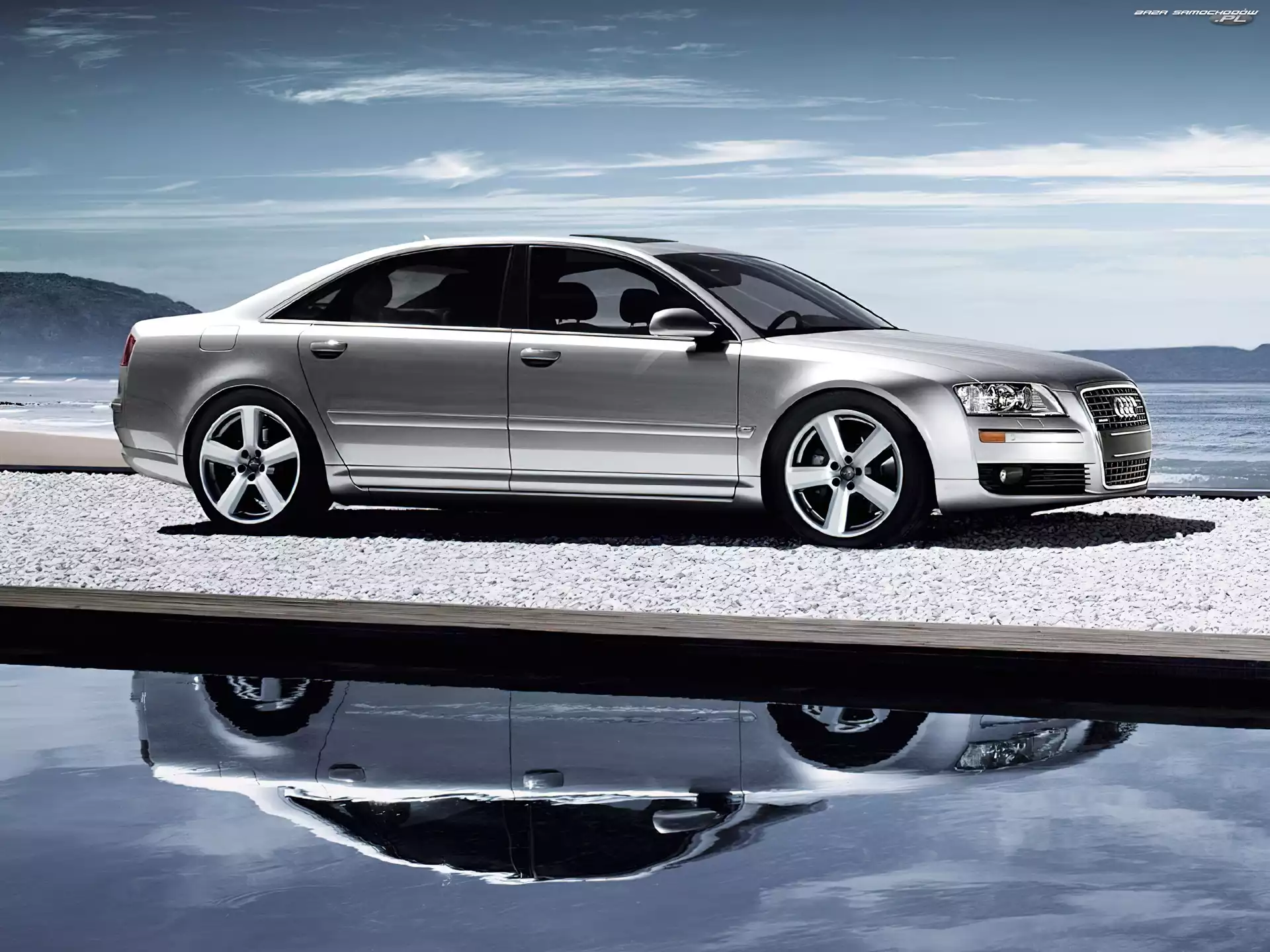 Profil, Audi A8 D4, Limuzyna