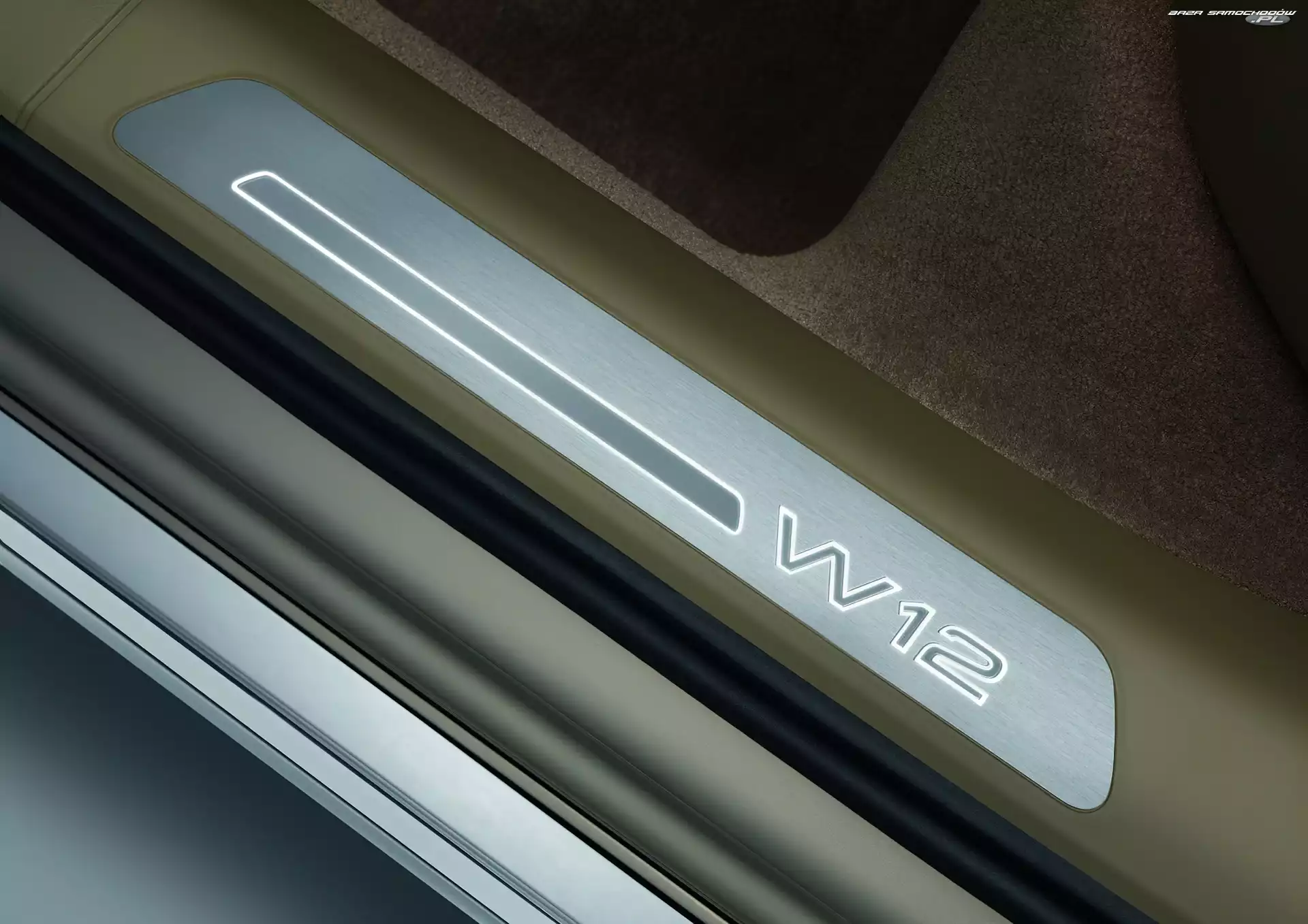 Próg, Audi A8 D4, W12
