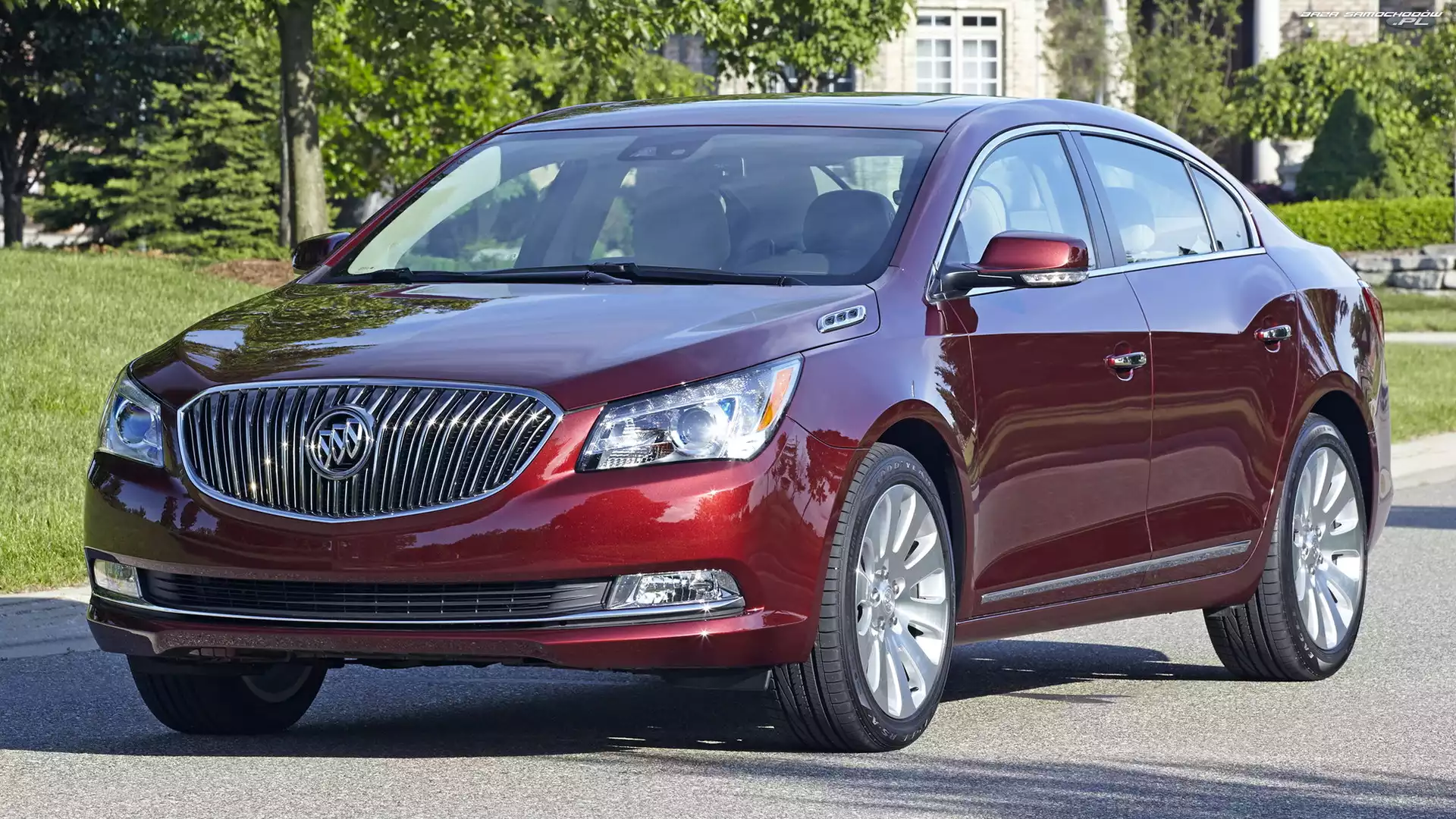 Bok, Buick LaCrosse, Przód