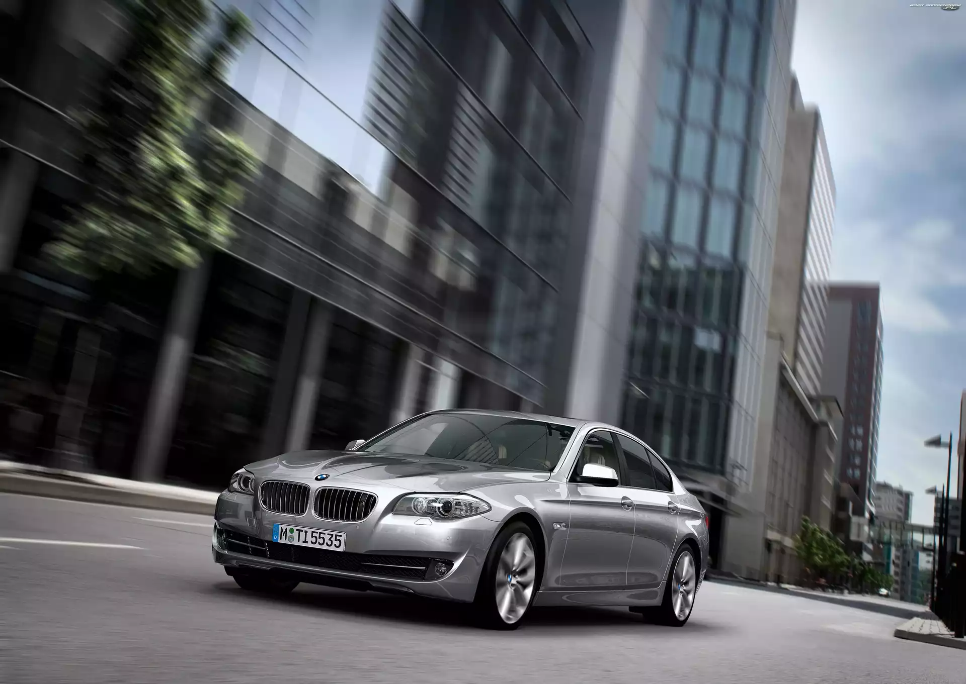 Przód, BMW F10, Zderzak