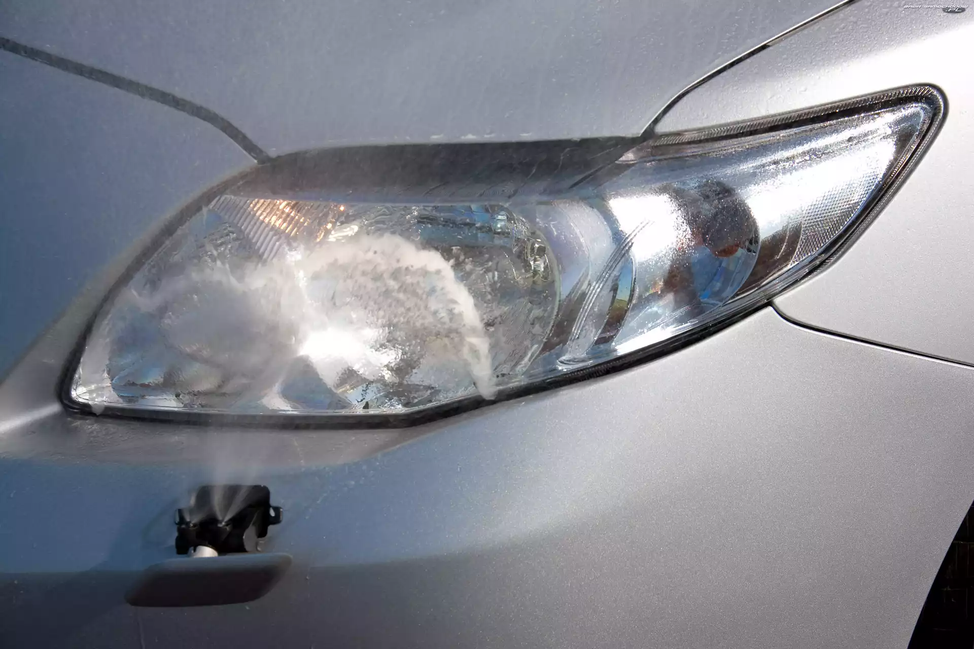Reflektorów, Daihatsu Altis, Spryskiwacz