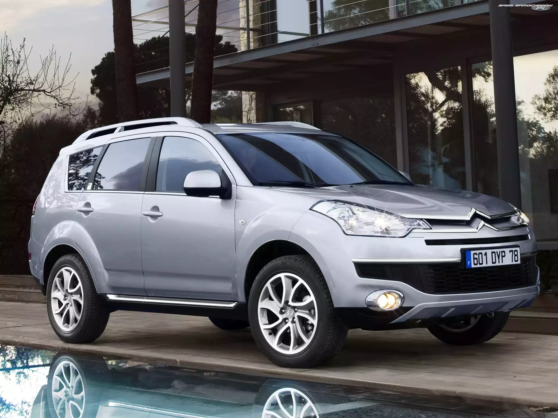 Reflektory, Citroen C-Crosser, Halogeny