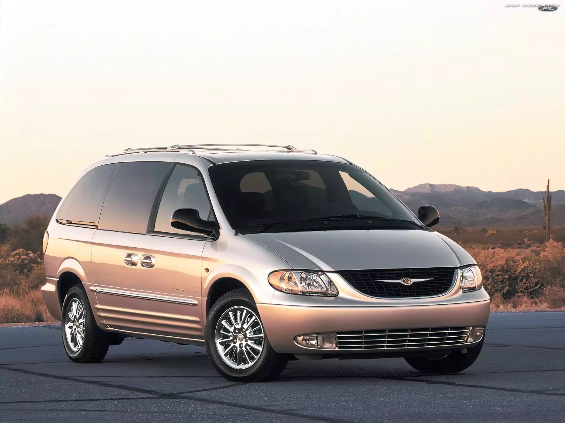 Grand Voyager III, Relingi, Chrysler, Dachowe
