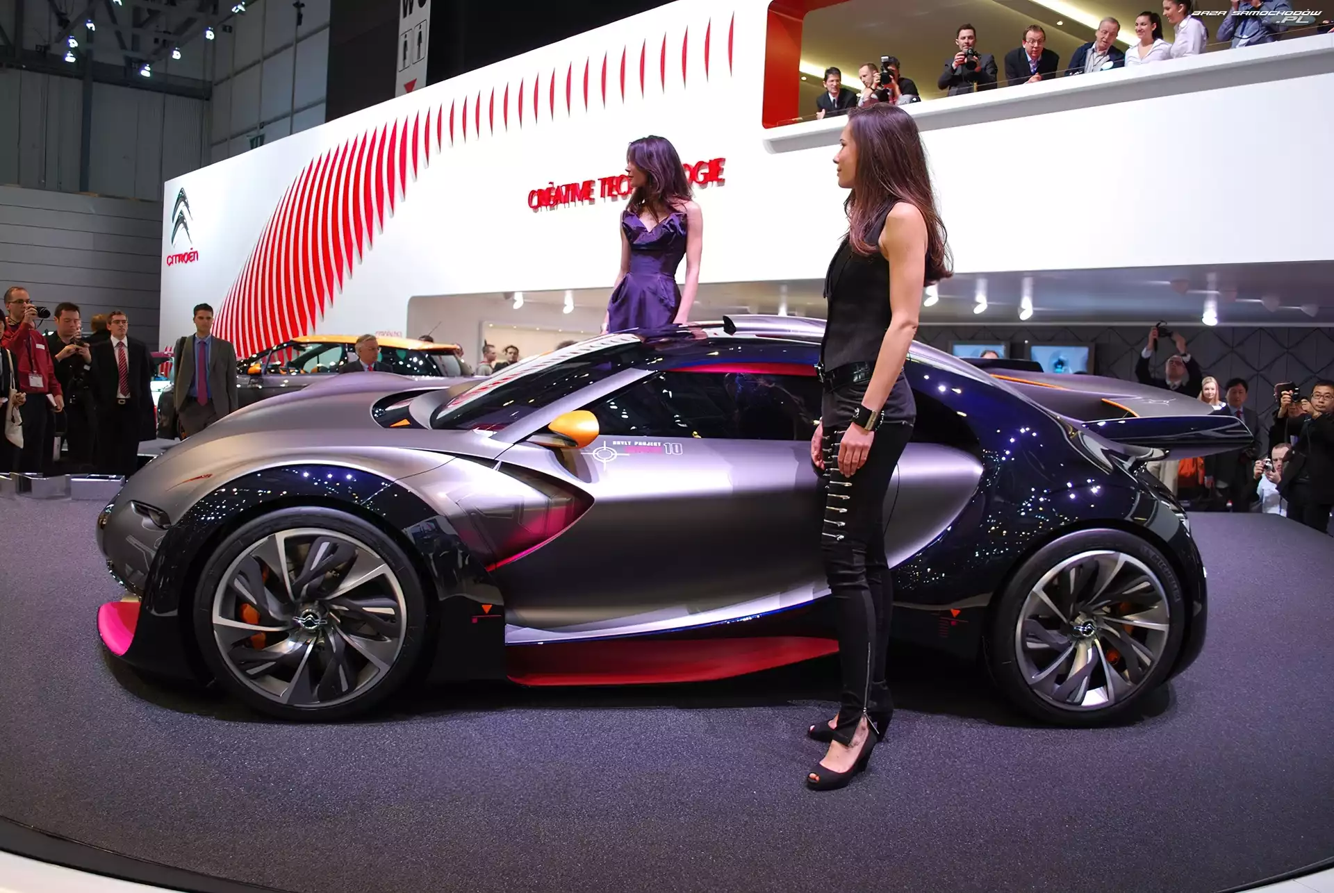 Reporter, Citroen Survolt, Kobiety