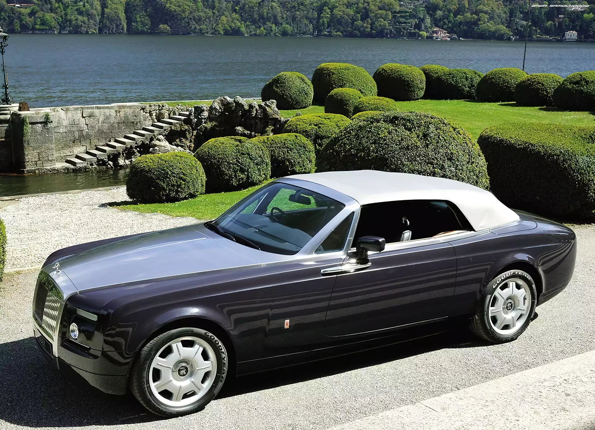 Rolls-Royce Phantom Drophead Coupe