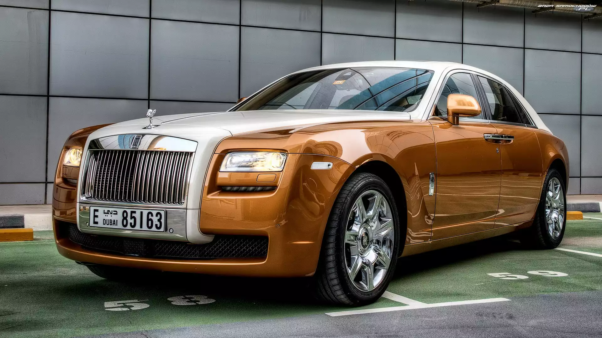 Rolls-Royce Ghost, Przód