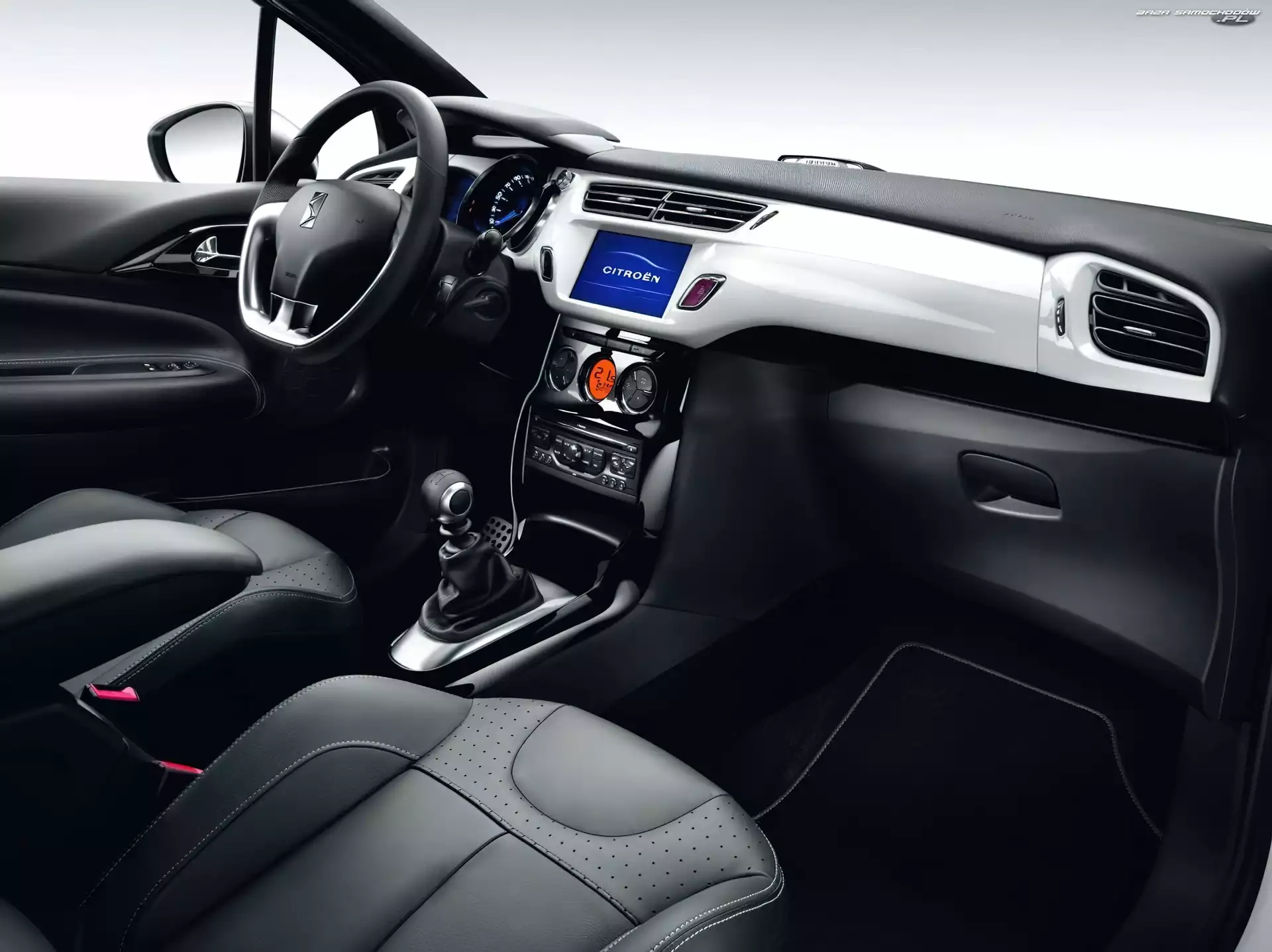 Rozdzielcza, Citroen DS3, Deska