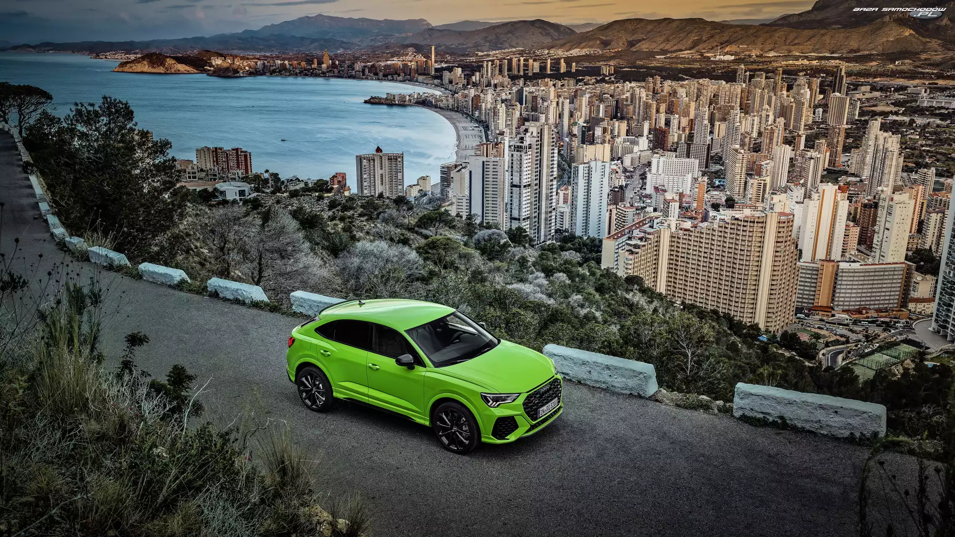Audi RS Q3 Sportback, Domy, Zielone, Miasto