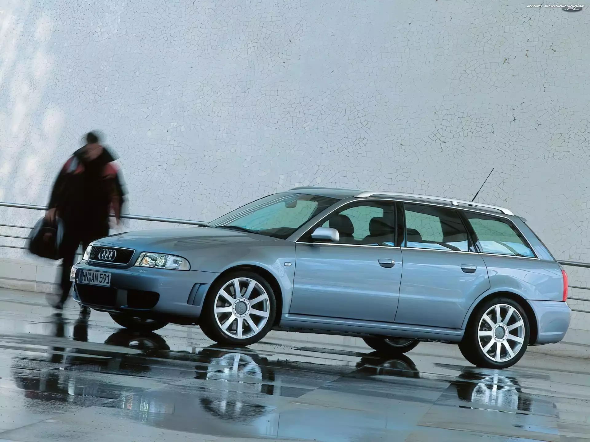 Avant, Audi RS4