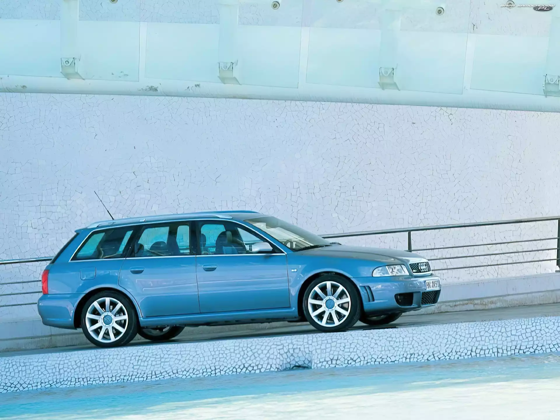 Avant, Audi RS4