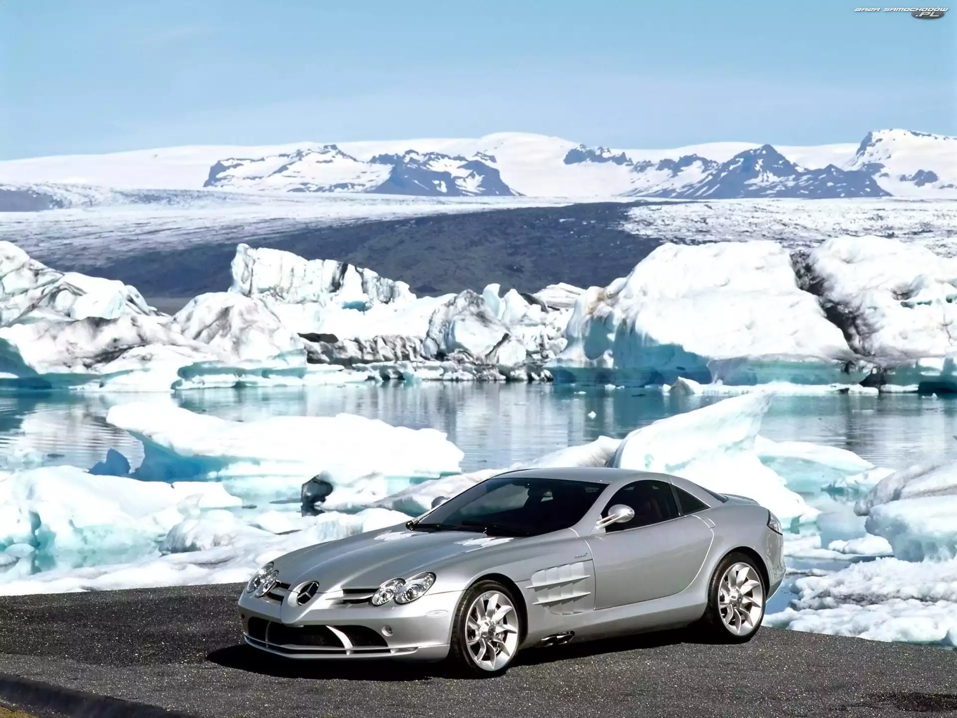 Rzeka, Mercedes SLR, Góry