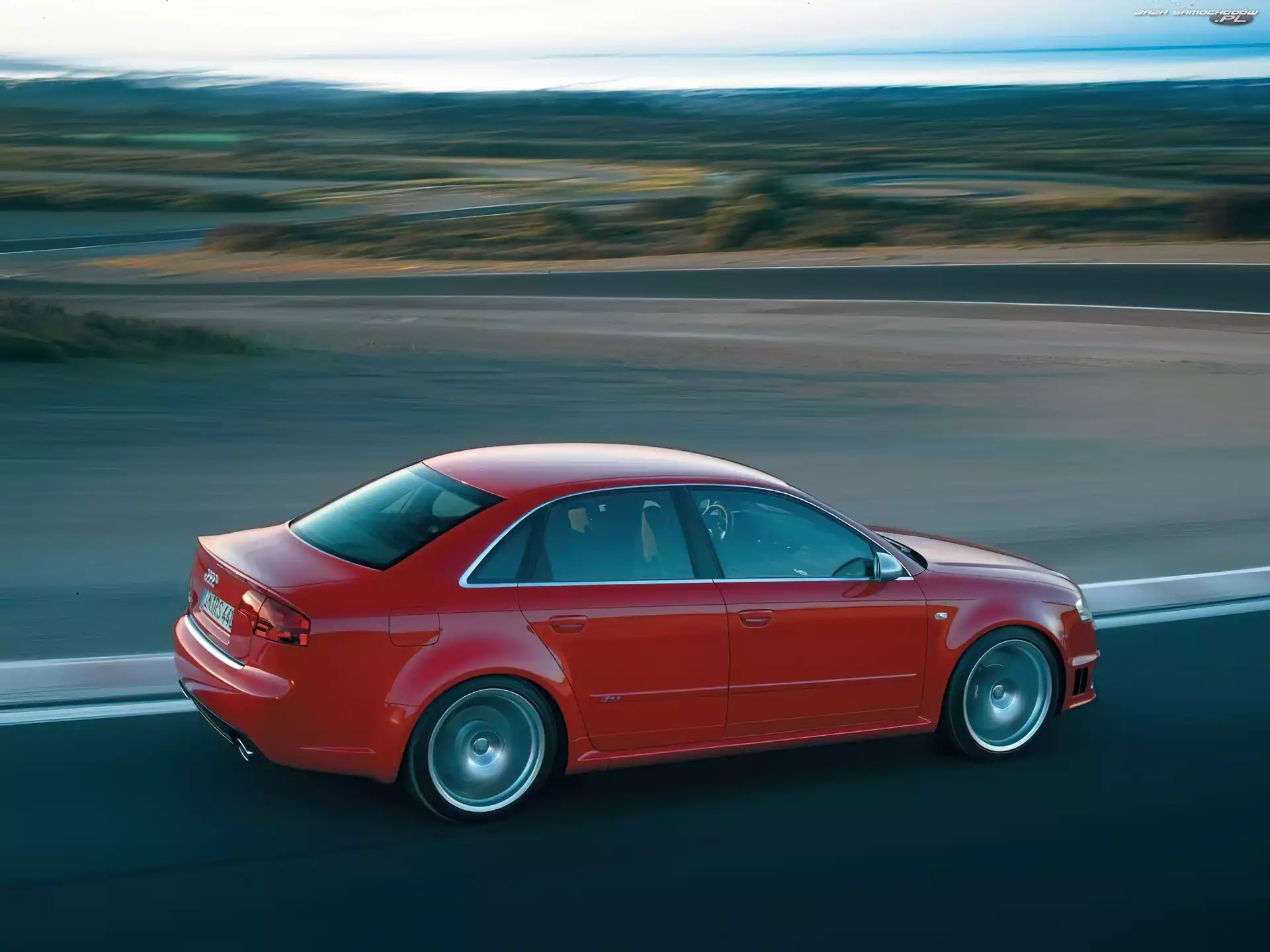 Czerwony, Audi S4