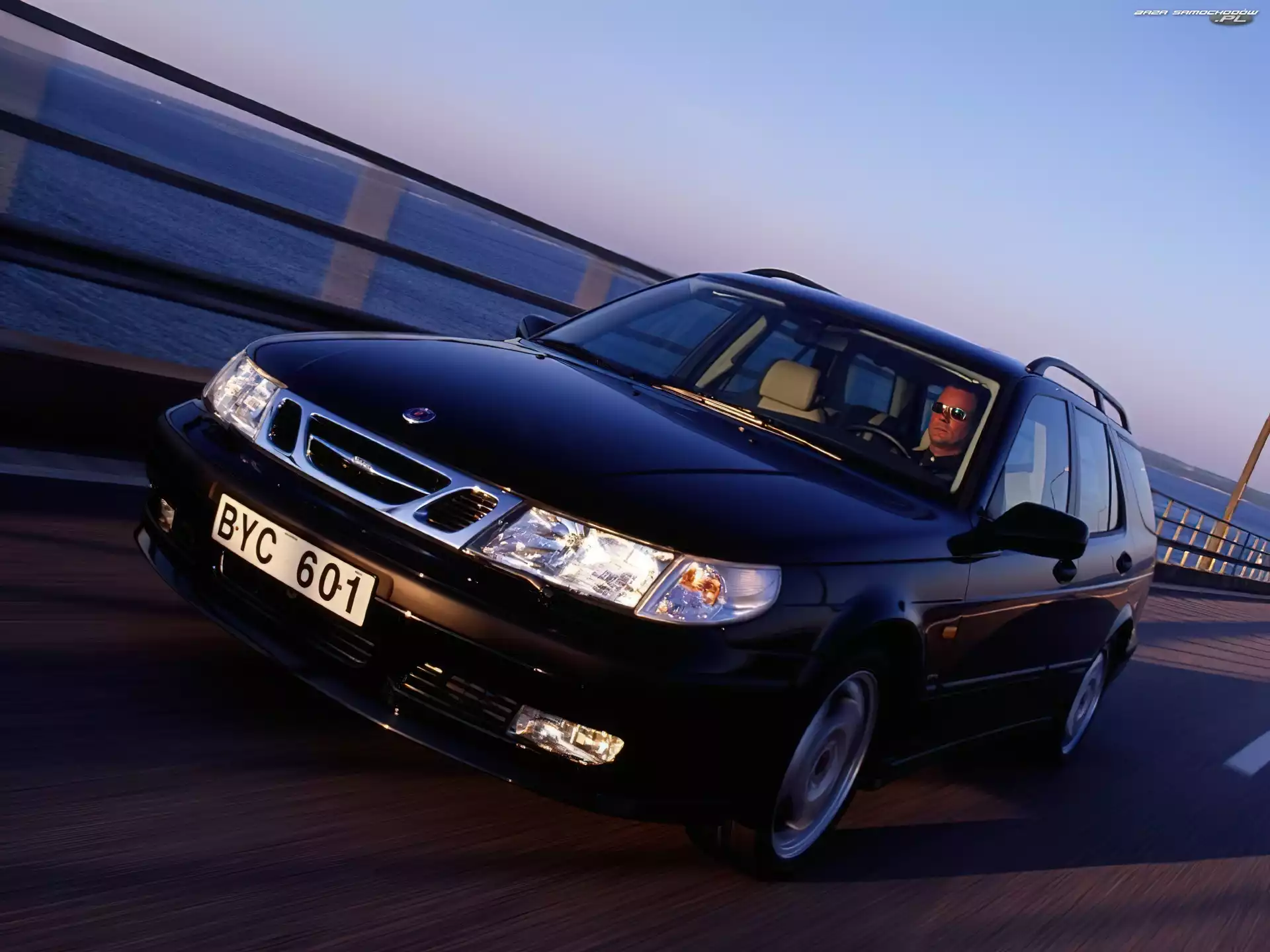 Czarne Kombi, Saab 93