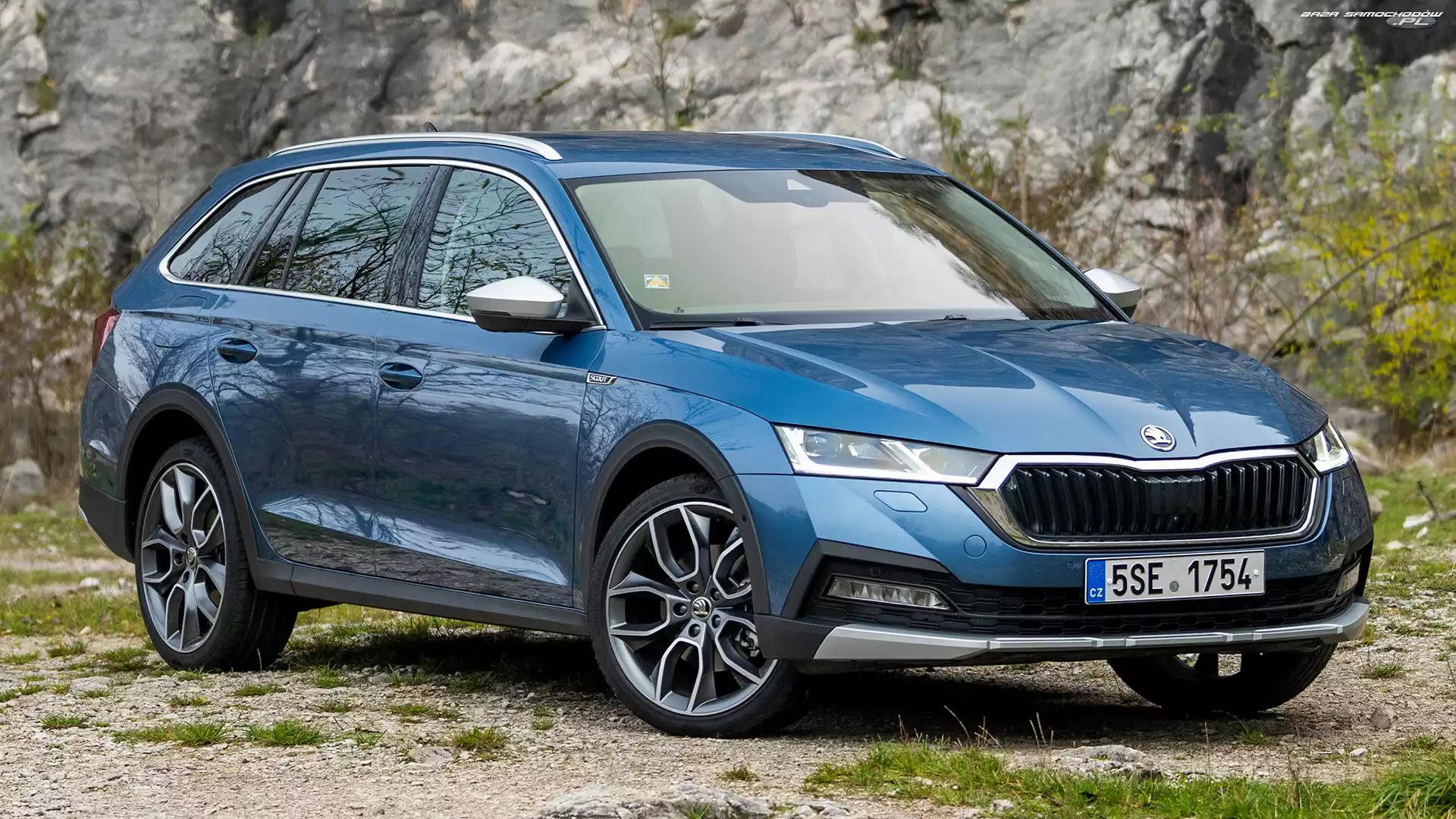 Niebieska, Skoda Octavia Scout