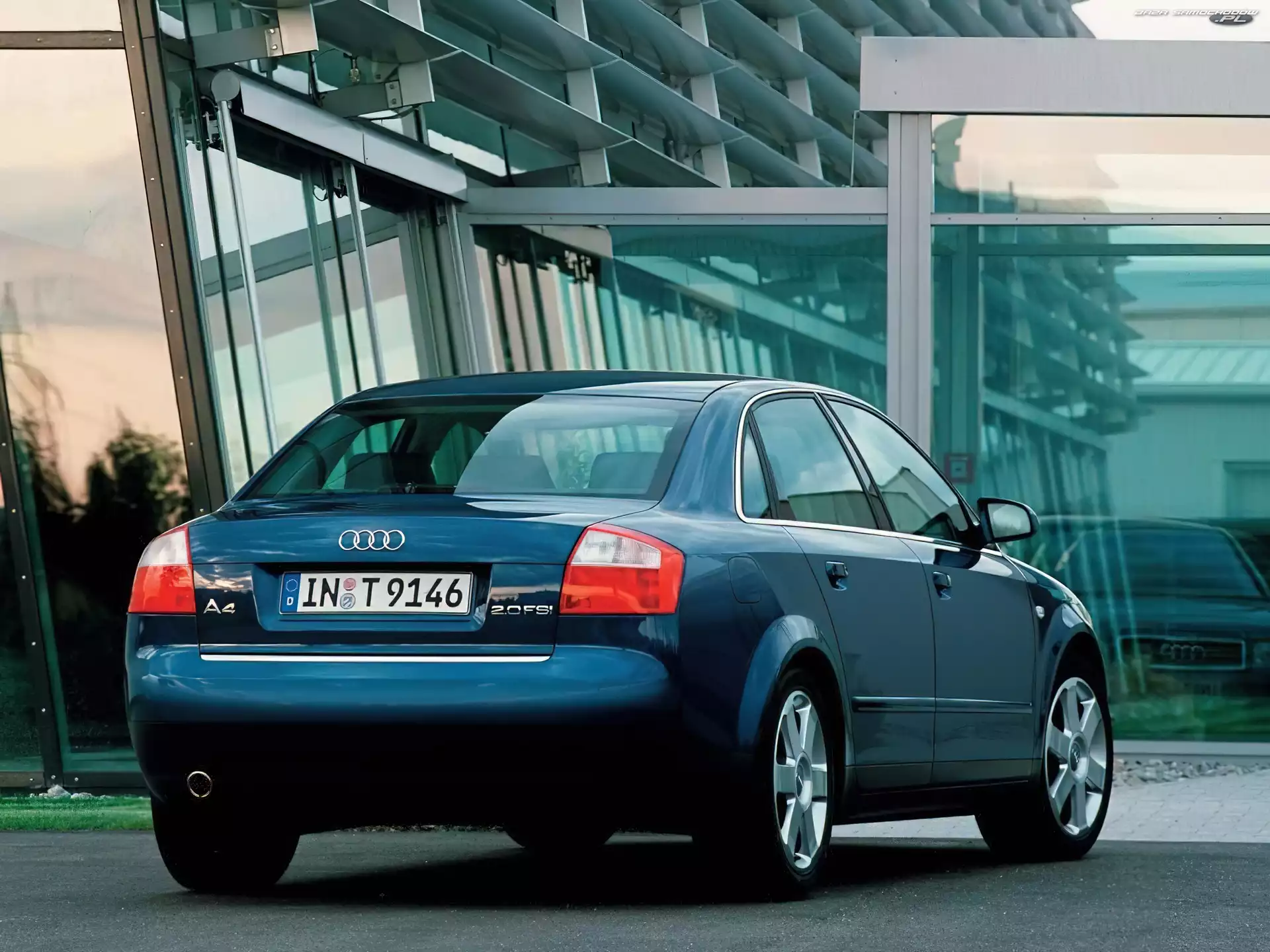 Sedan, Niebieski, Audi A4