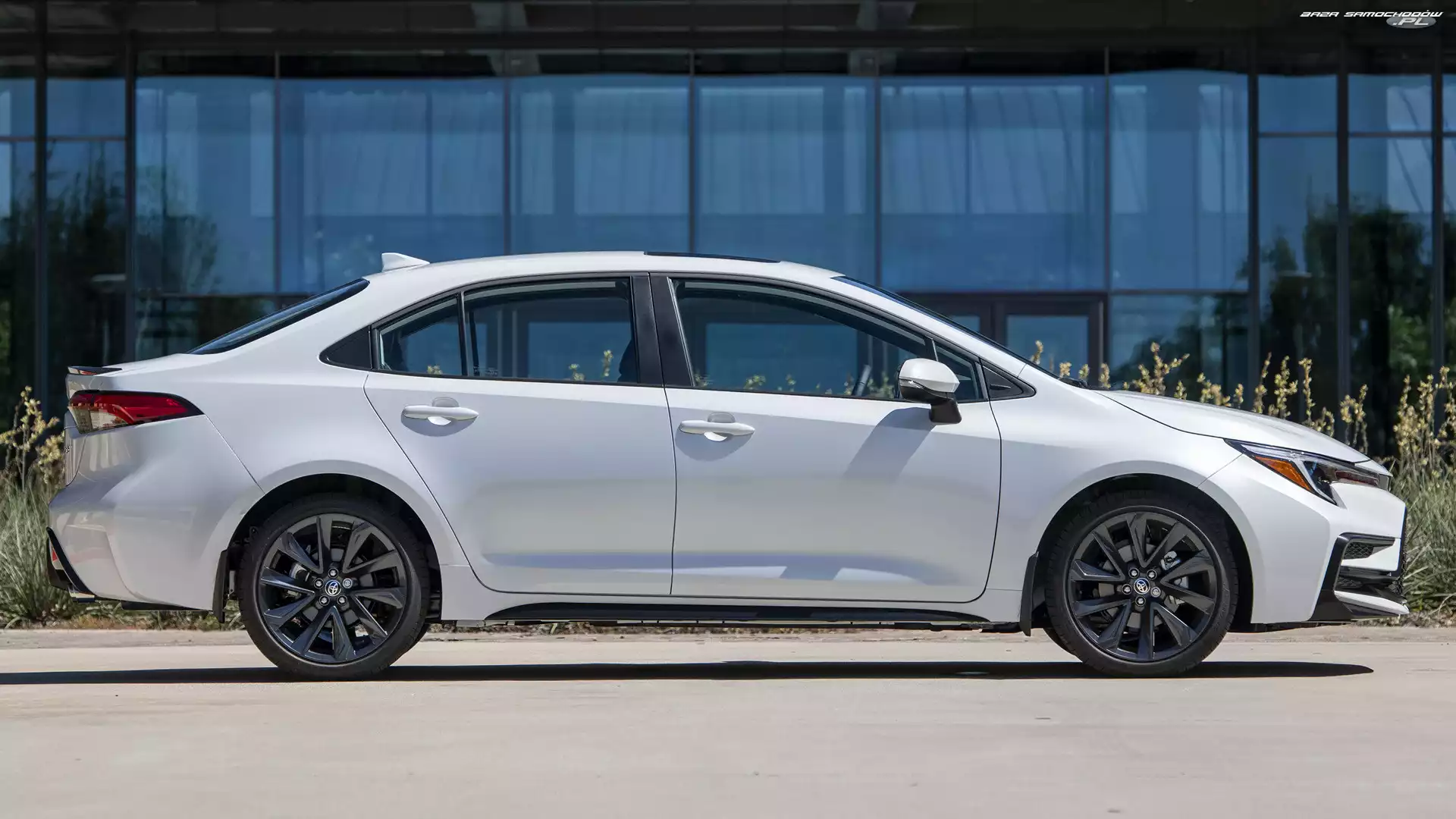 Bok, Toyota Corolla Sedan