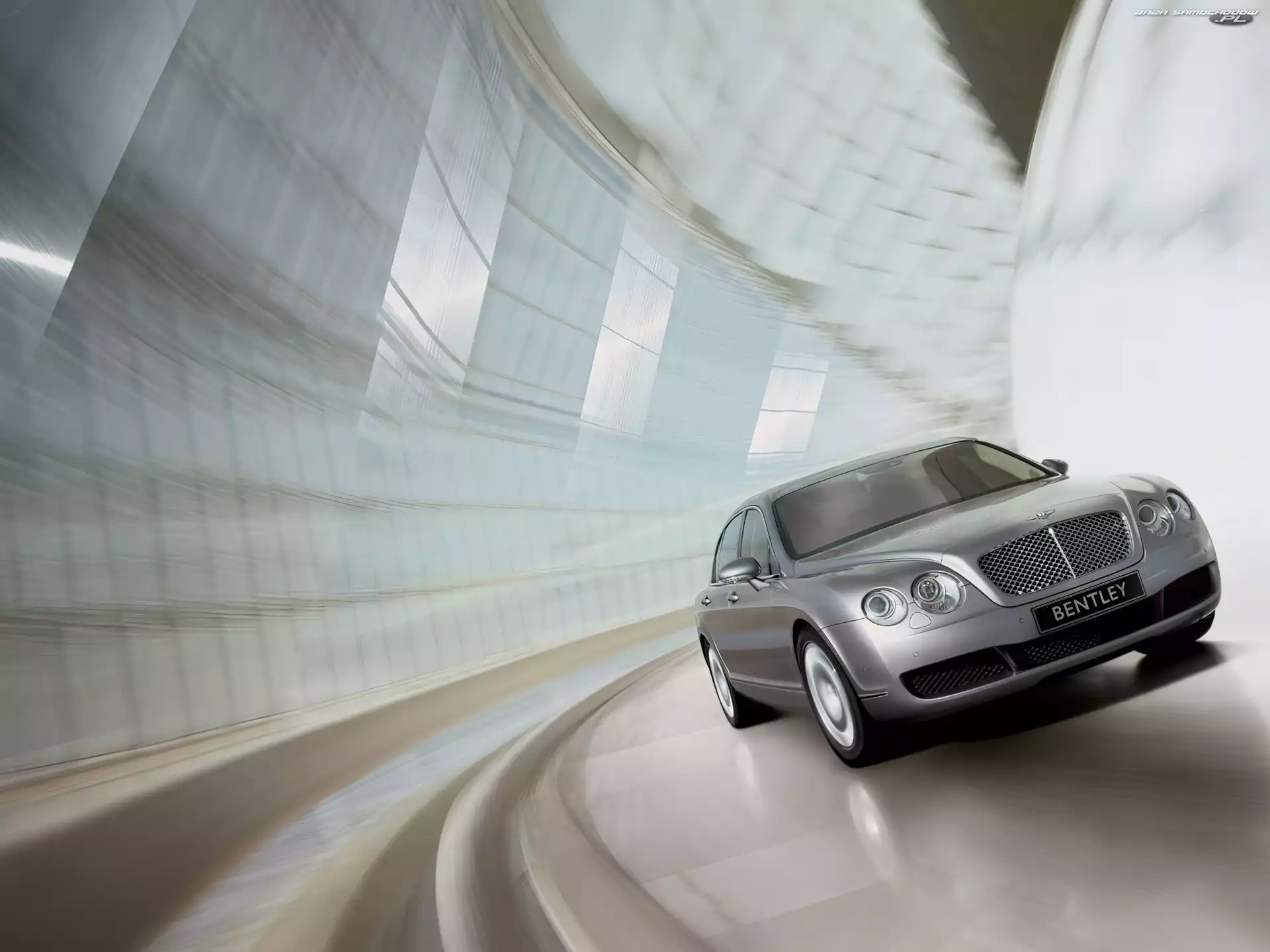 Sedan, Bentley Continental, Zakręt