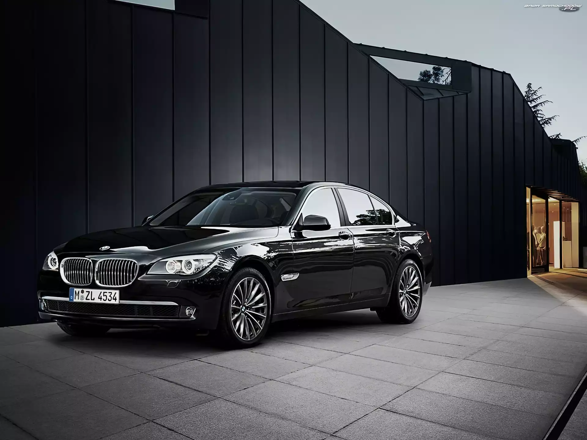 BMW seria 7 F01, Wygląd, Czarne, Nowoczesny