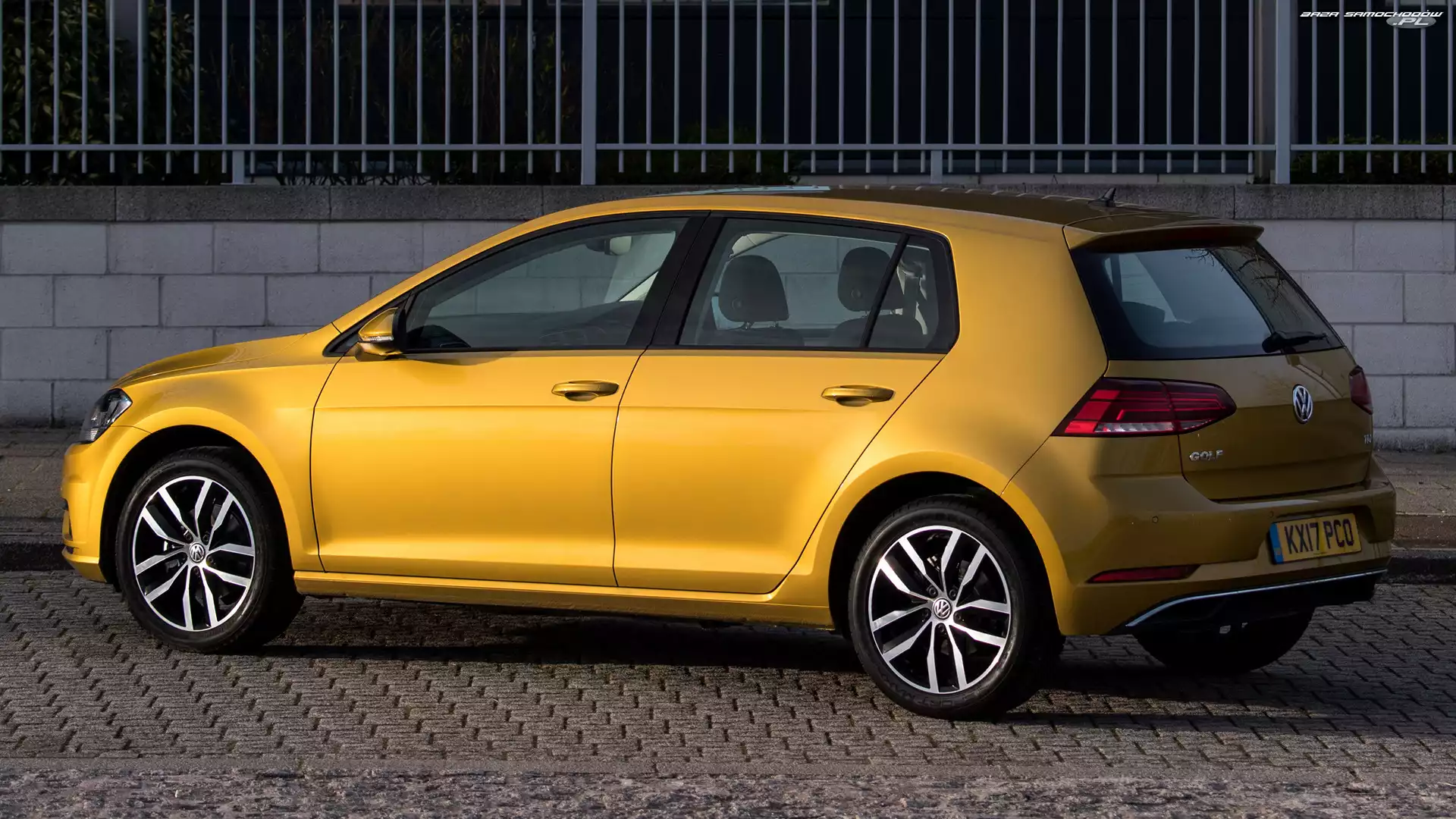 Siódma generacja, Volkswagen Golf VII, Bok