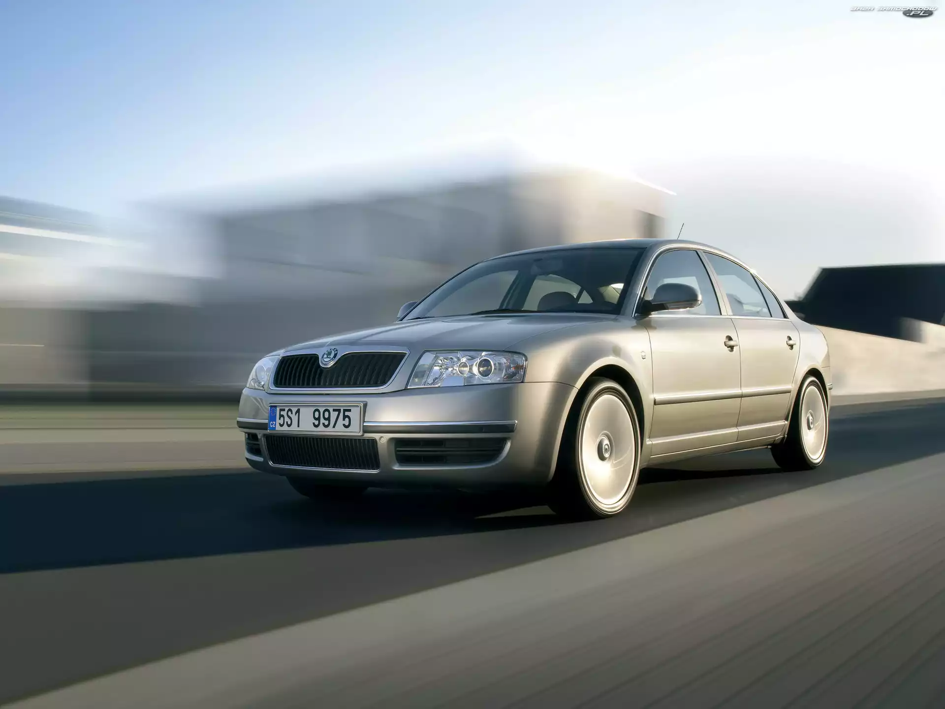 Skoda Superb, Prędkość, Srebrna, Duża