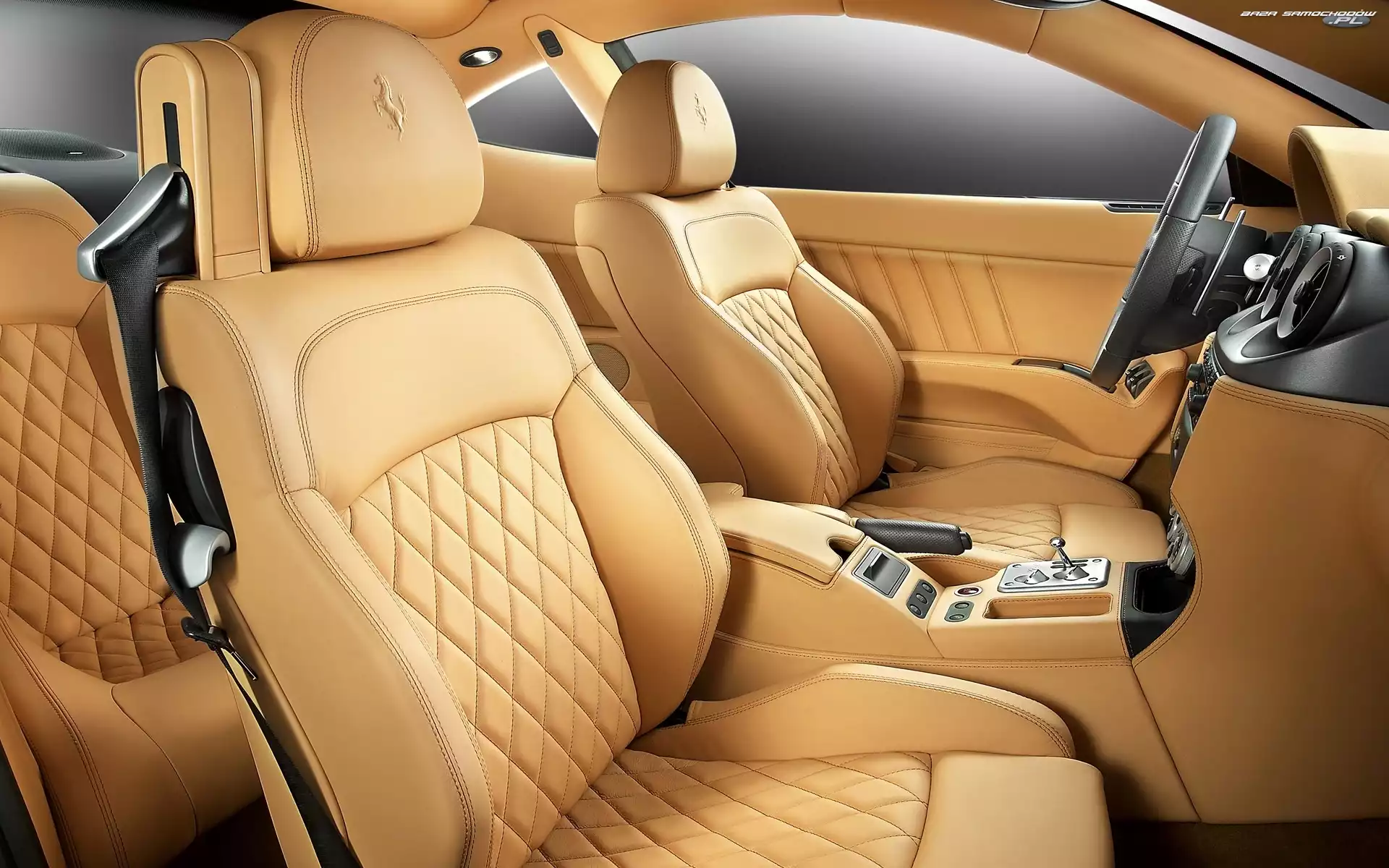Skóra, Ferrari 612 Scaglietti, Fotele