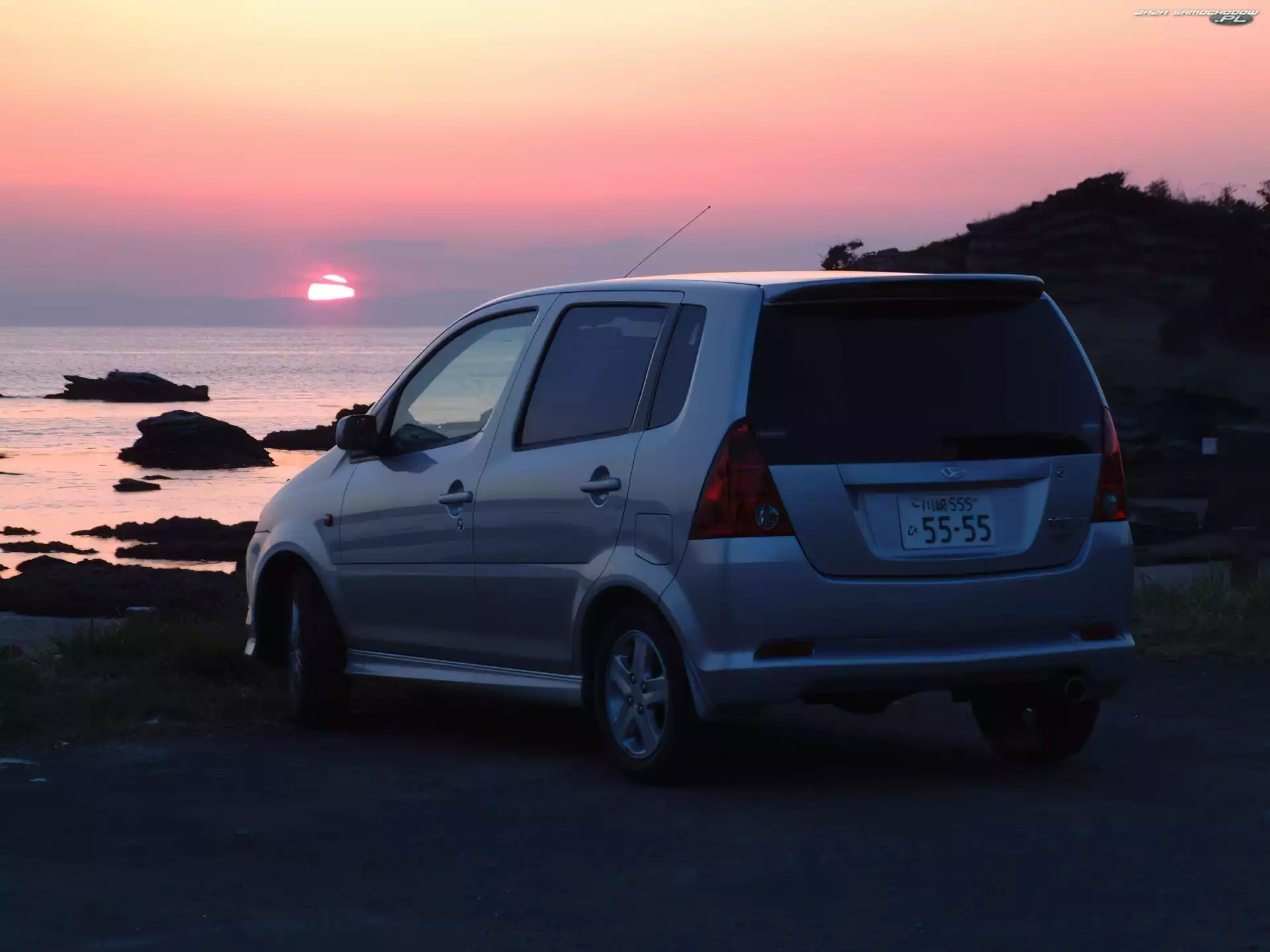 Słońca, Daihatsu YRV, Zachód