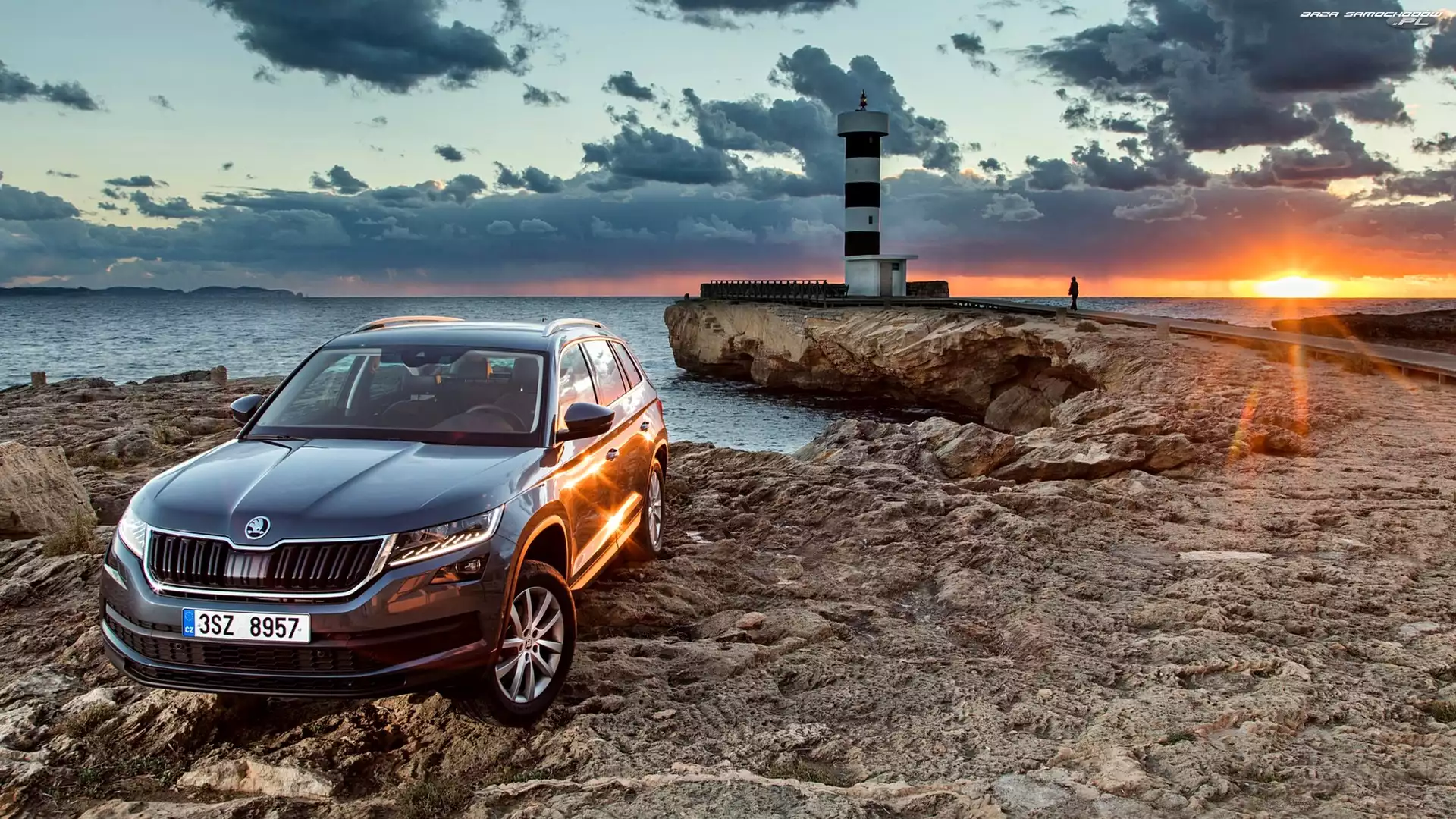 Zachód słońca, Morska, Morze, Skoda Kodiaq, Latarnia