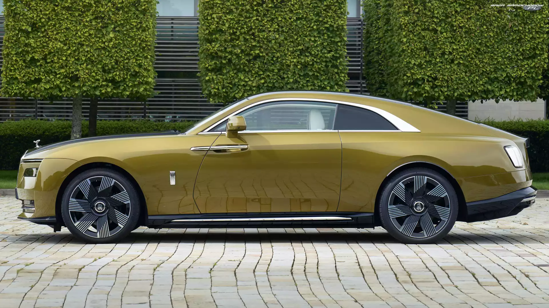 Spectre, Rolls-Royce