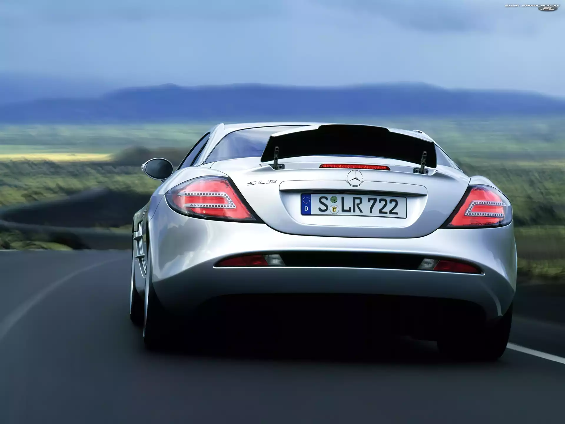 Spojler, Mercedes SLR, Wysuwany