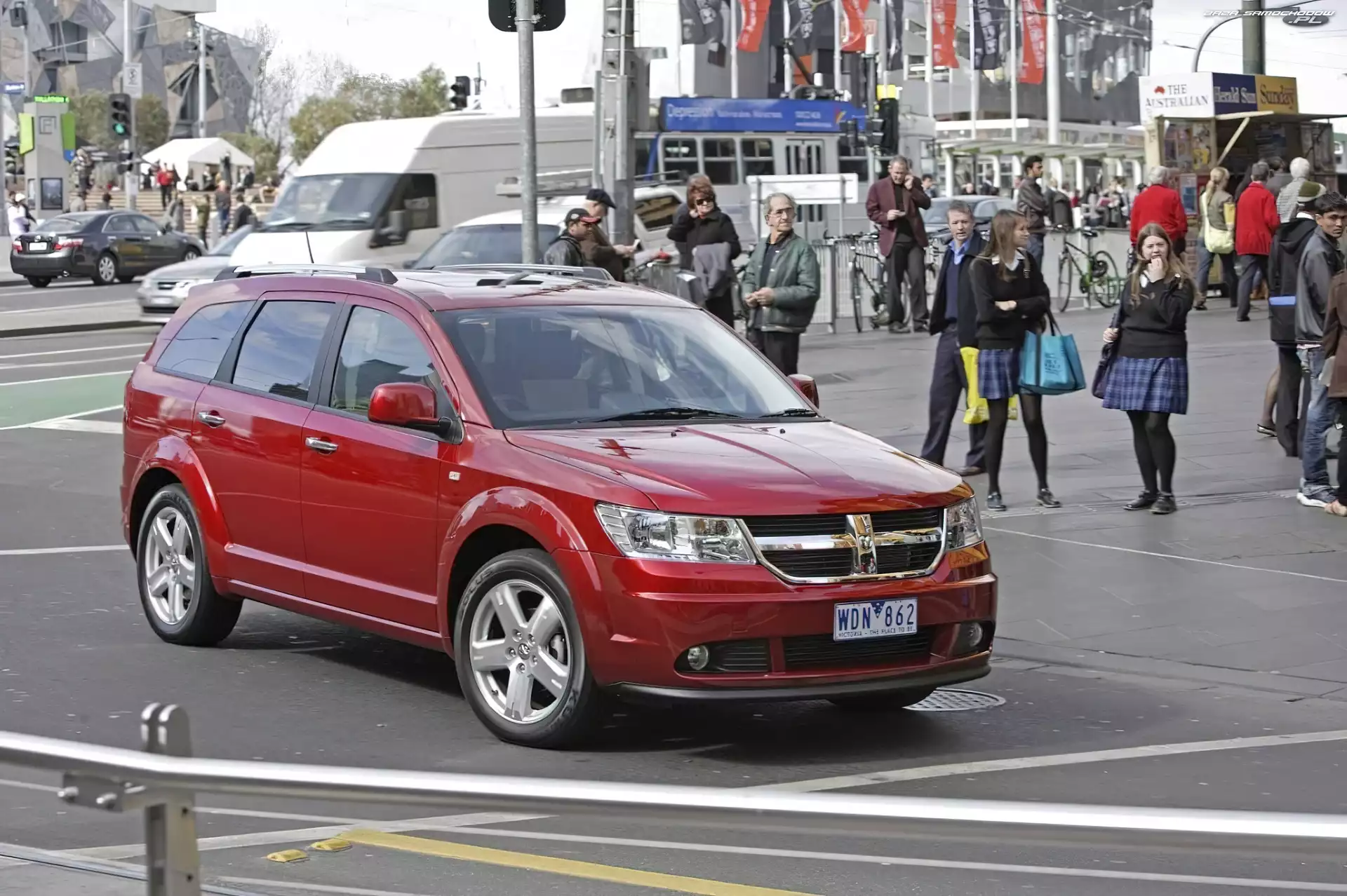Spojrzenia, Dodge Journey, Miasto