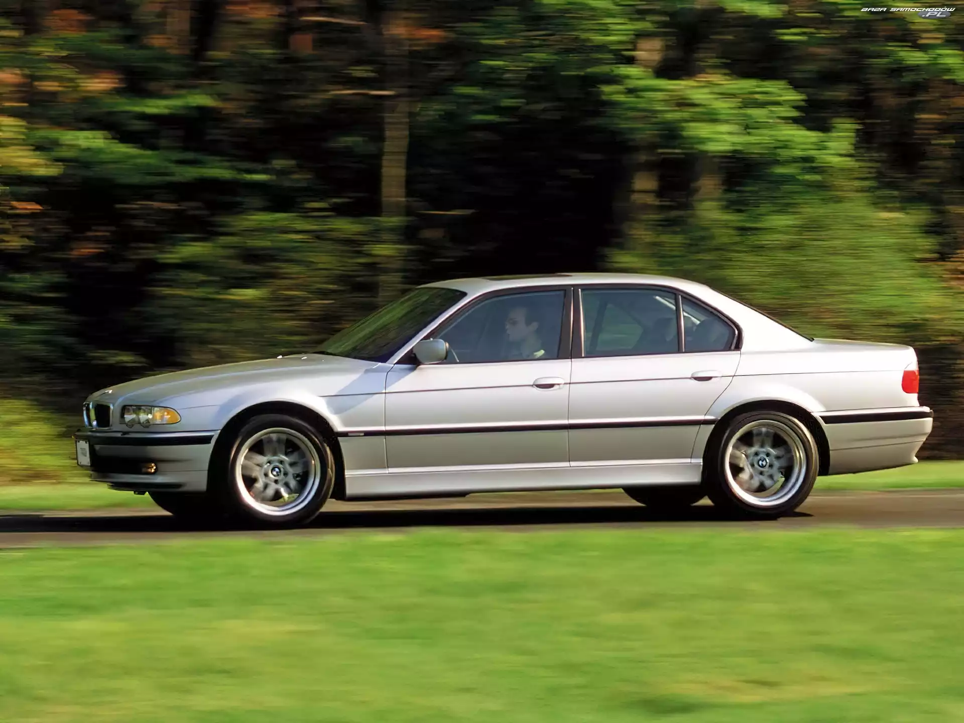 E38, Srebrne