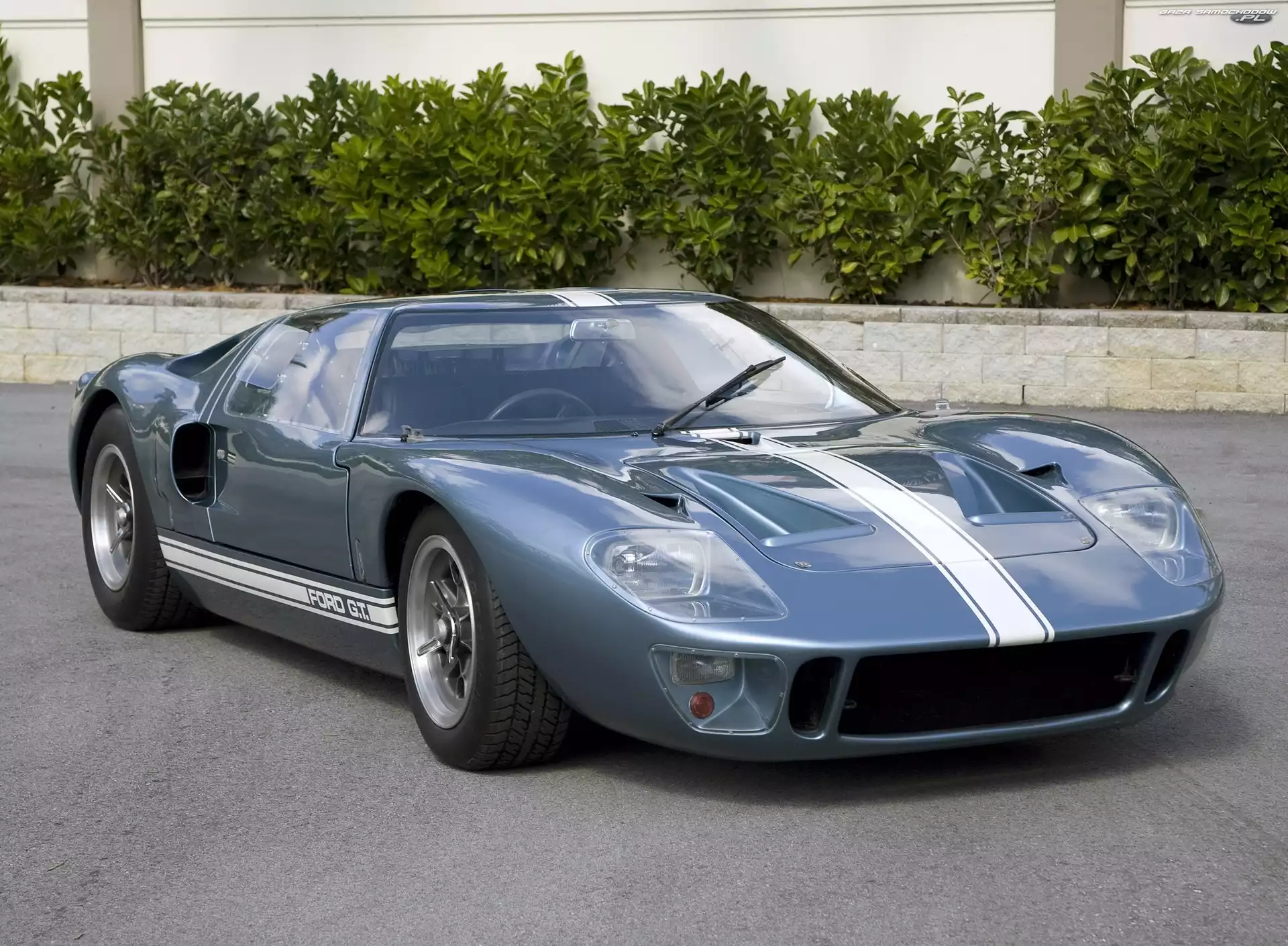 Szary, Samochód, Ford GT
