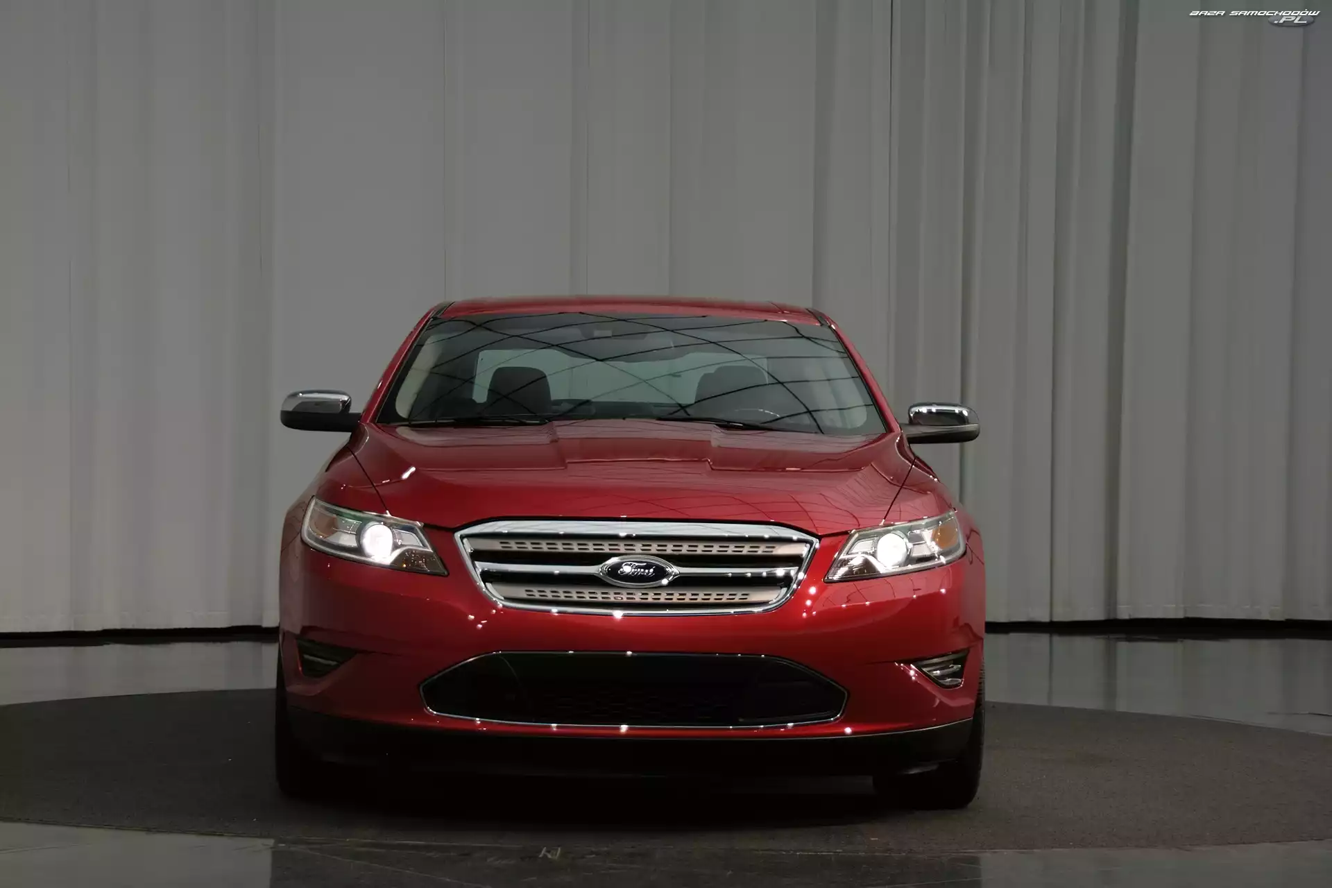 Maska, Ford Taurus