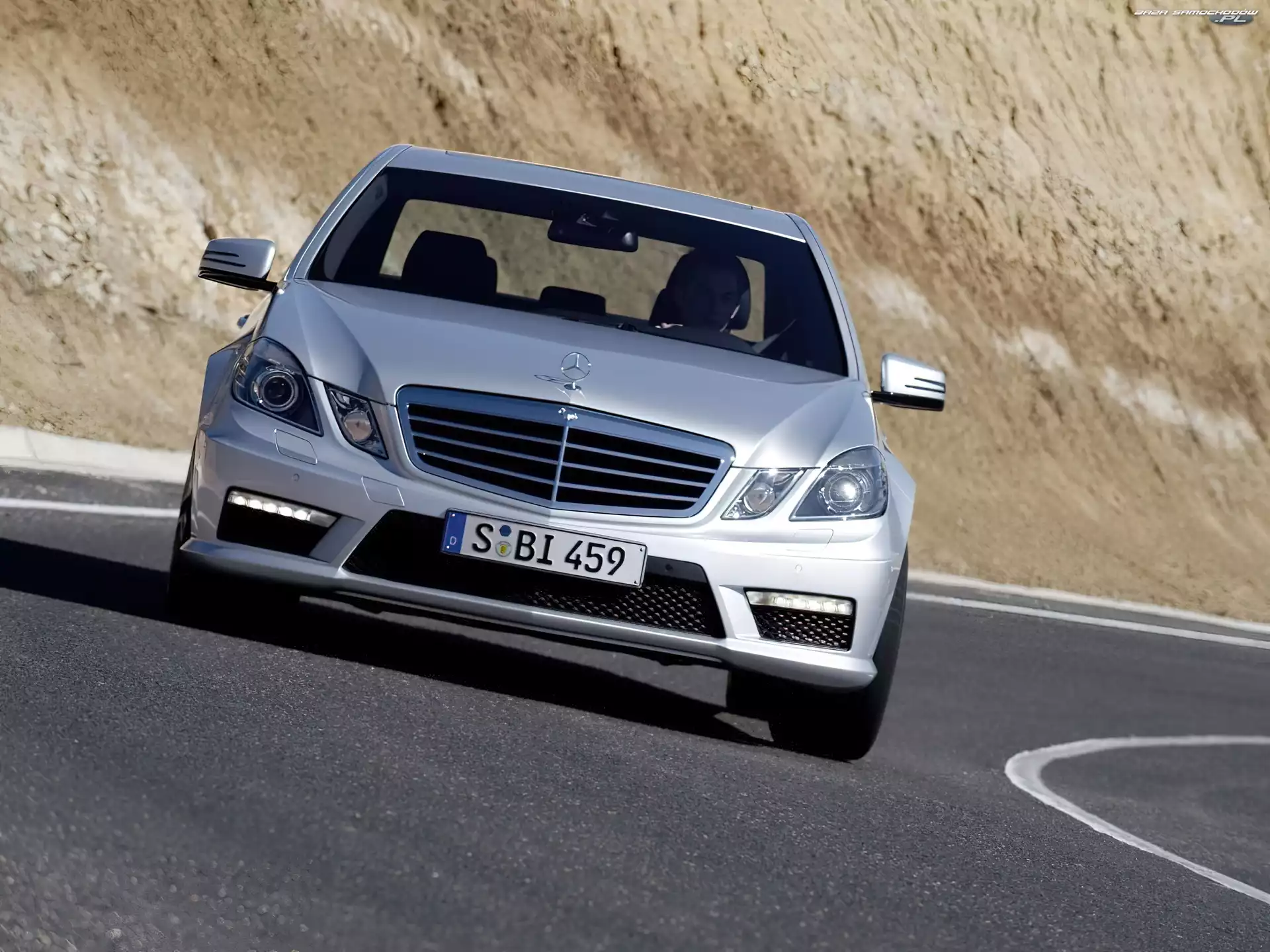 Trakcji, Mercedes E63, Kontrola