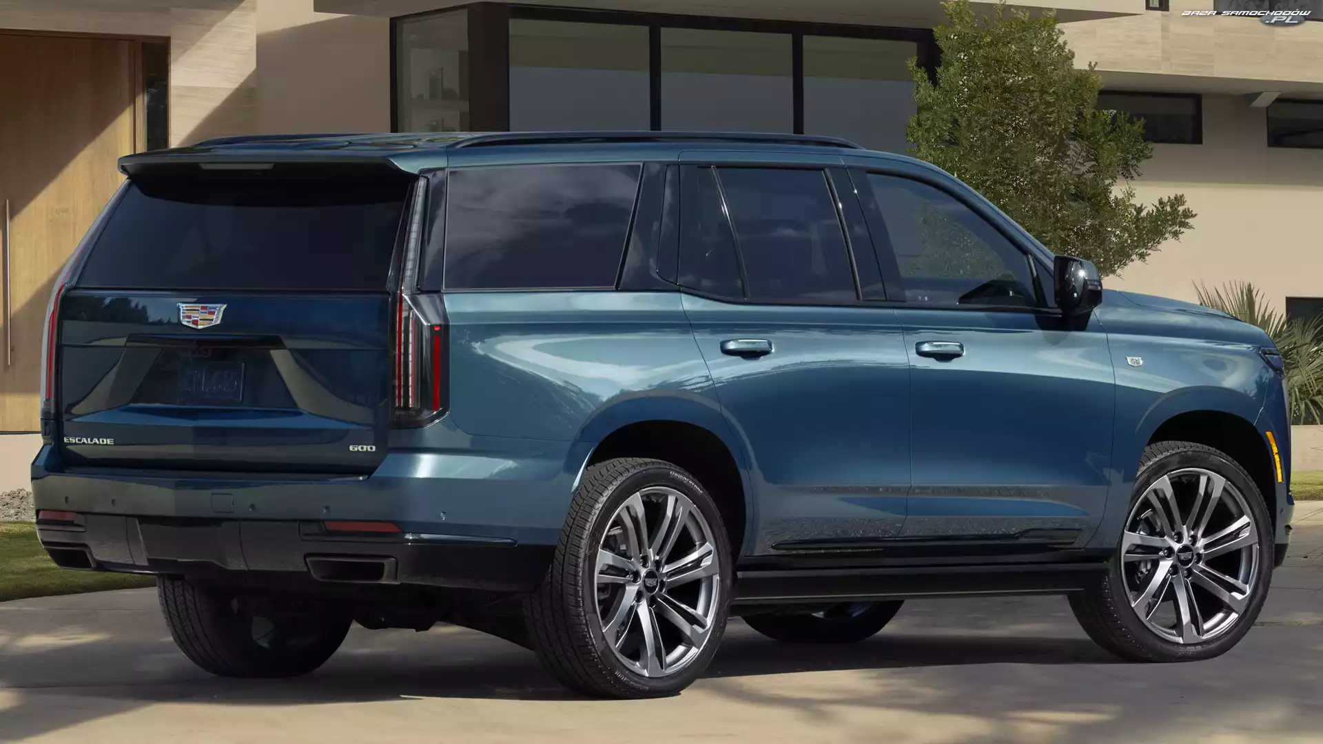 Bok, Cadillac Escalade, Tył