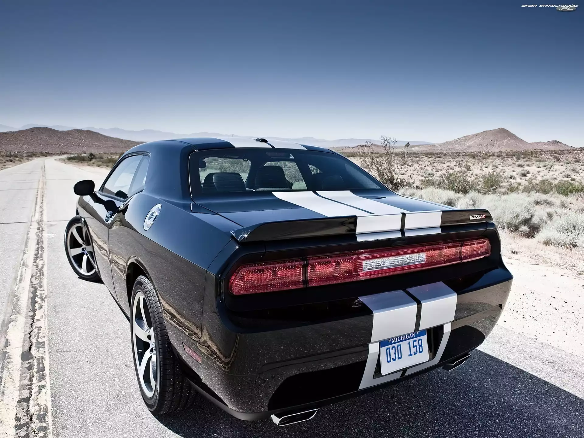 Tył, Dodge Challenger STR8, Lampy