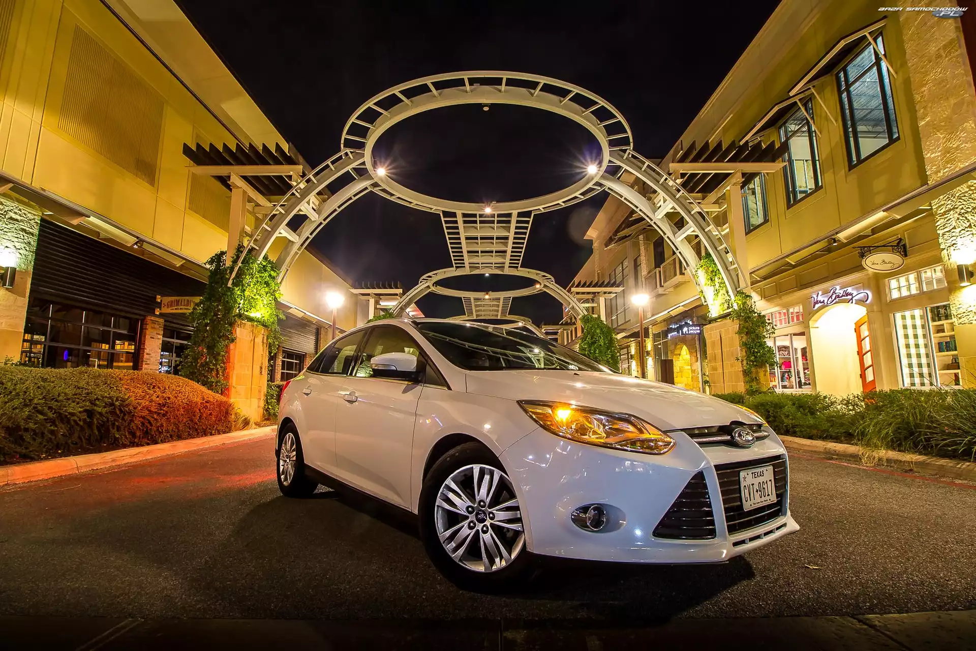 Ulica, Ford Focus Mk.3, Domy