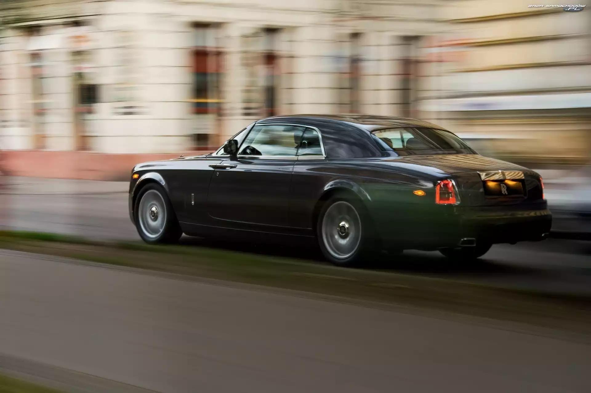 Ulica, Rolls-Royce Phantom Coupe, Miasto